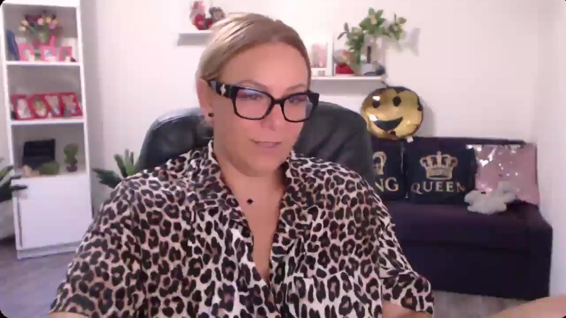 Gallery image thumbnail from A_baby_Boo's myfreecams stream on, 09/01/2024, 23:10 image 6 of 20