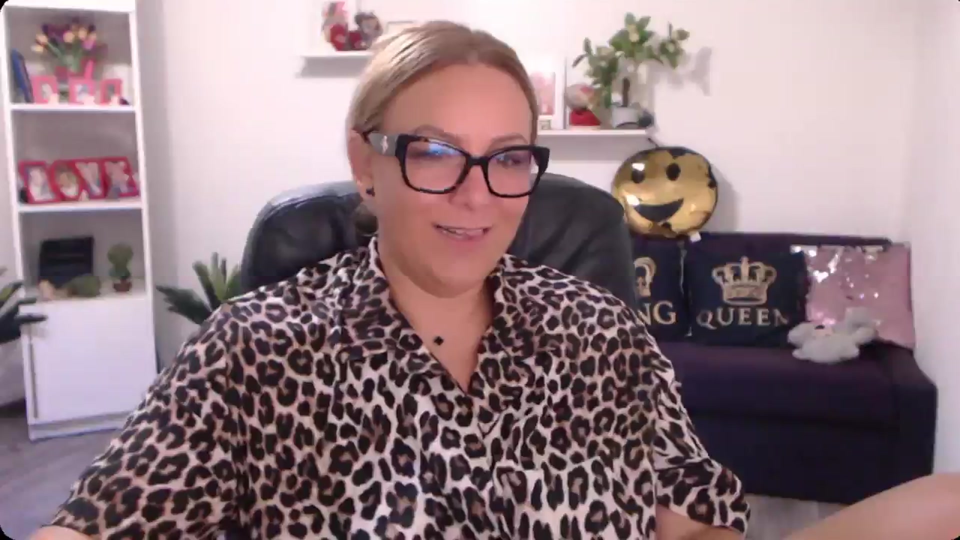 Gallery image thumbnail from A_baby_Boo's myfreecams stream on, 09/01/2024, 23:10 image 4 of 20