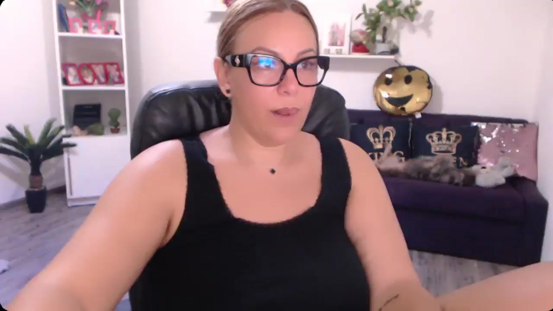 Gallery image thumbnail from A_baby_Boo's myfreecams stream on, 09/06/2024, 07:36 image 7 of 20