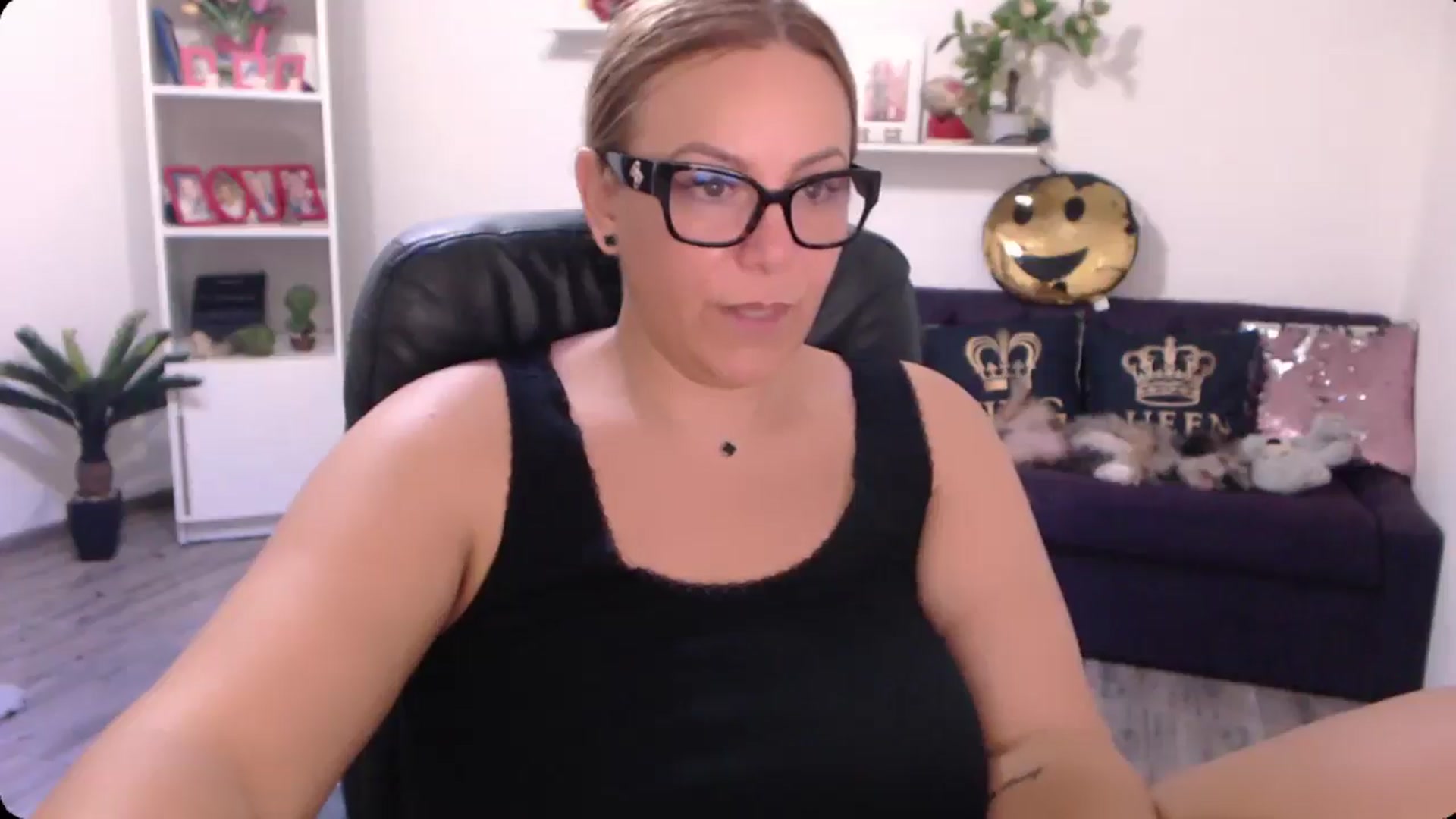 Gallery image thumbnail from A_baby_Boo's myfreecams stream on, 09/06/2024, 07:36 image 8 of 20