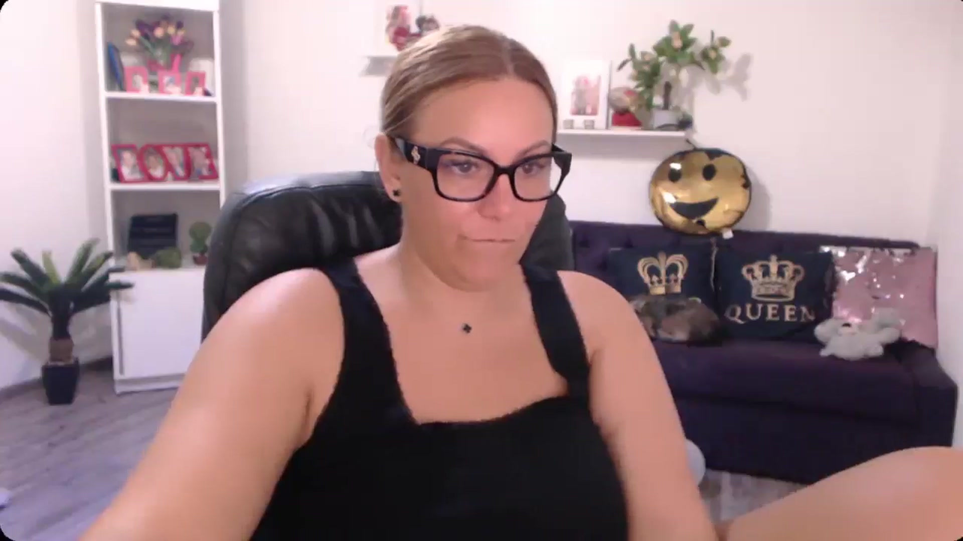 Gallery image thumbnail from A_baby_Boo's myfreecams stream on, 09/06/2024, 07:36 image 20 of 20