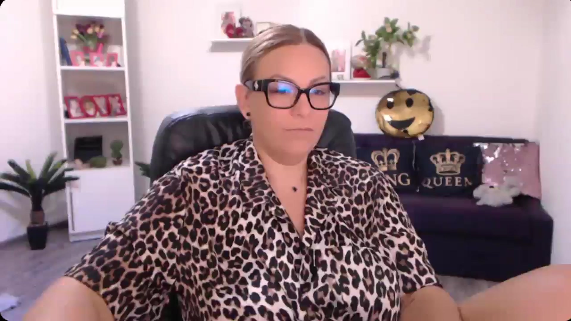 Gallery image thumbnail from A_baby_Boo's myfreecams stream on, 09/07/2024, 22:28 image 4 of 20