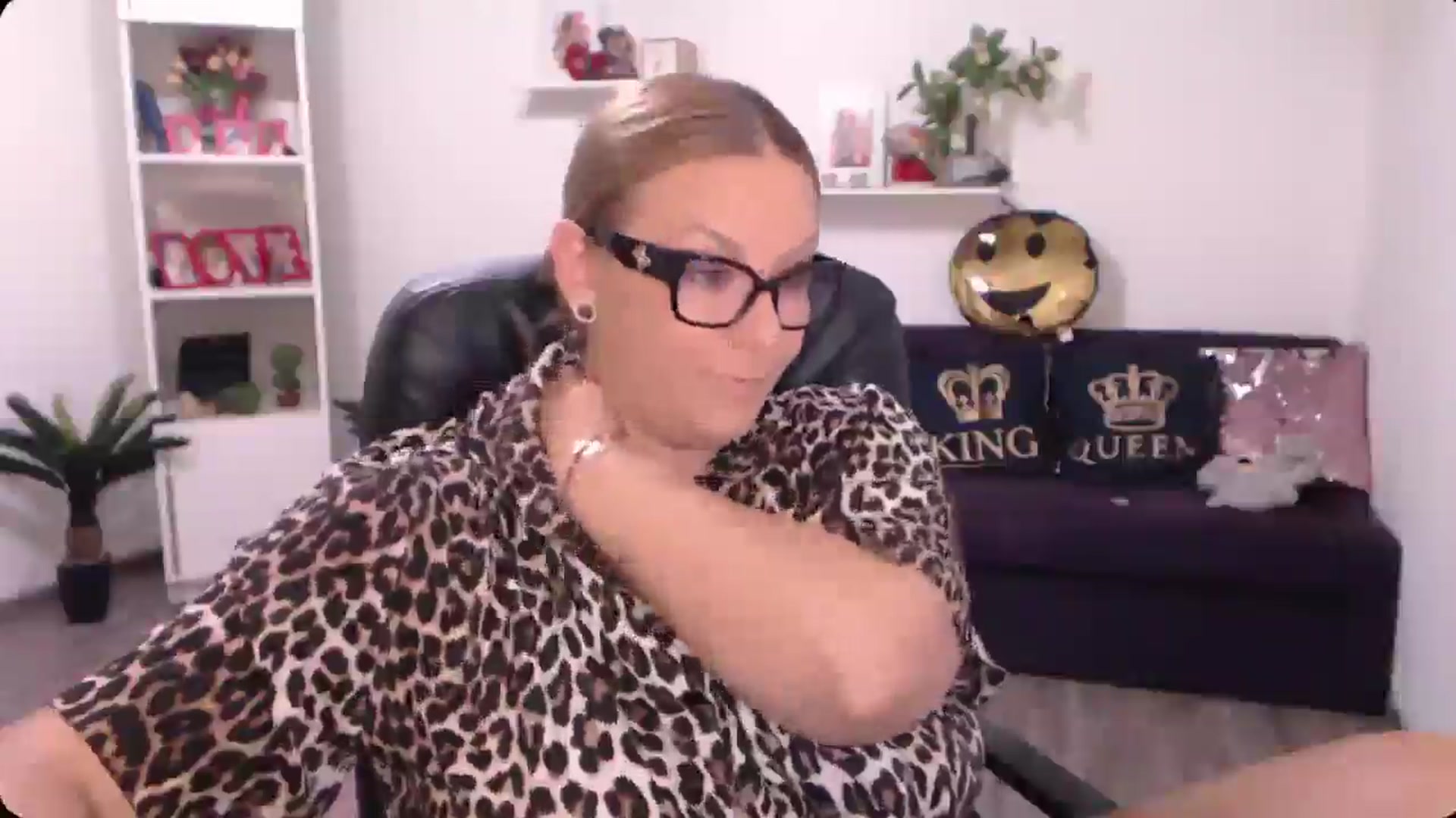Gallery image thumbnail from A_baby_Boo's myfreecams stream on, 09/11/2024, 13:32 image 6 of 20
