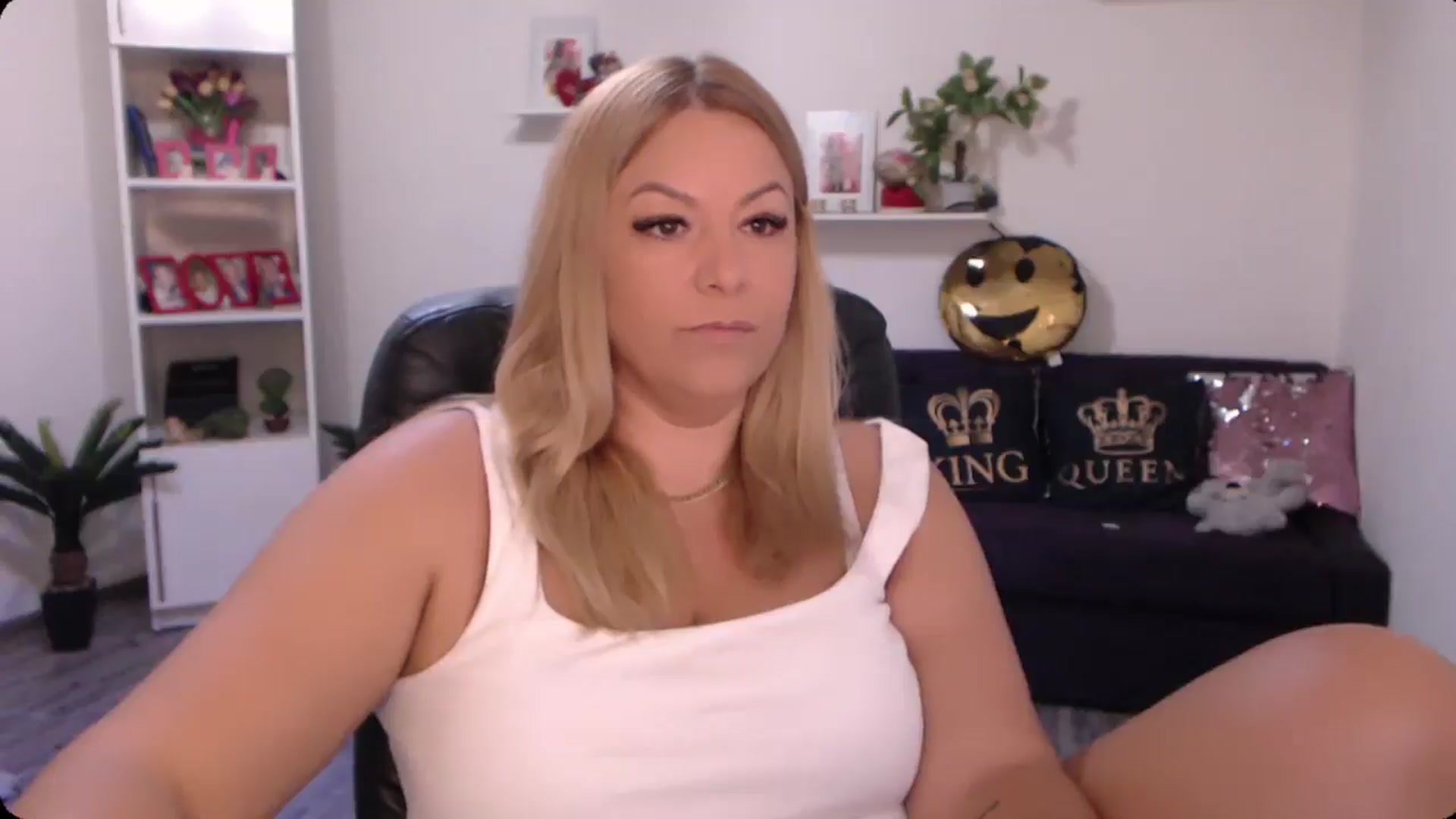 Gallery image thumbnail from A_baby_Boo's myfreecams stream on, 09/12/2024, 11:57 image 13 of 20