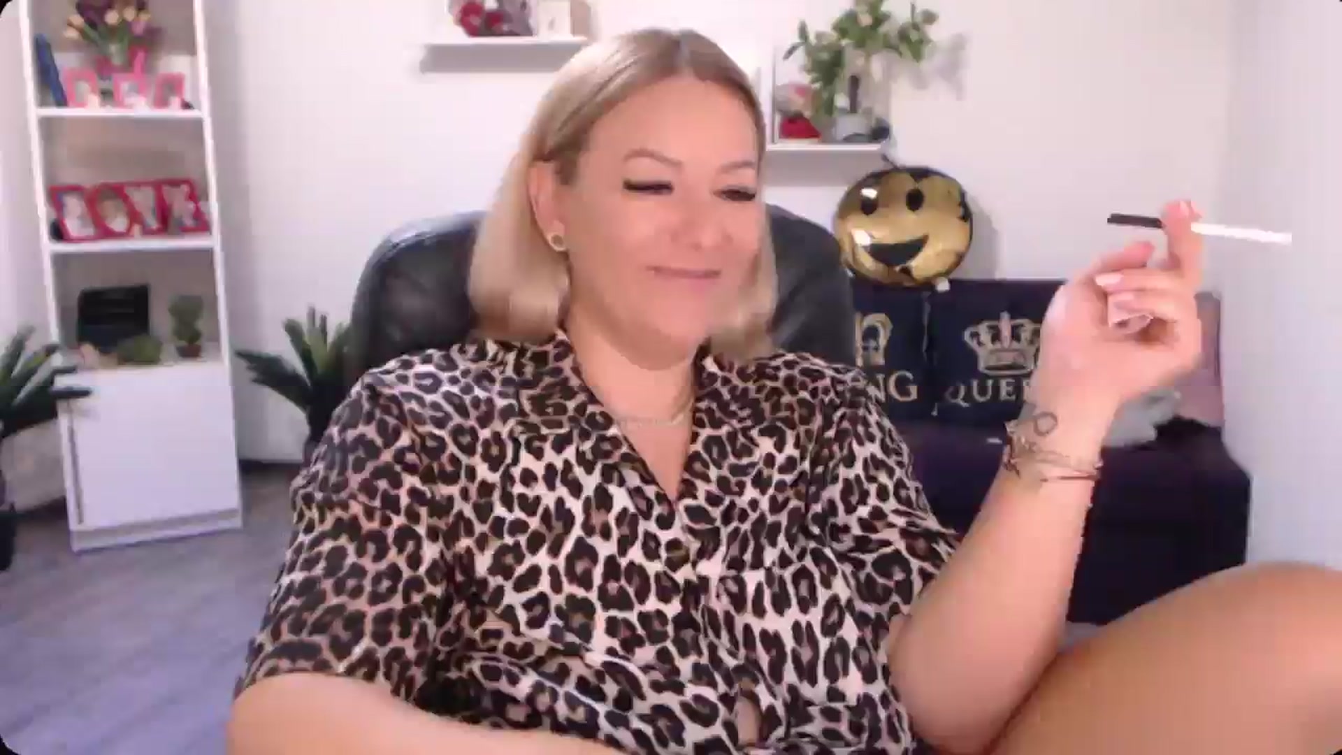 Gallery image thumbnail from A_baby_Boo's myfreecams stream on, 09/12/2024, 15:49 image 11 of 20