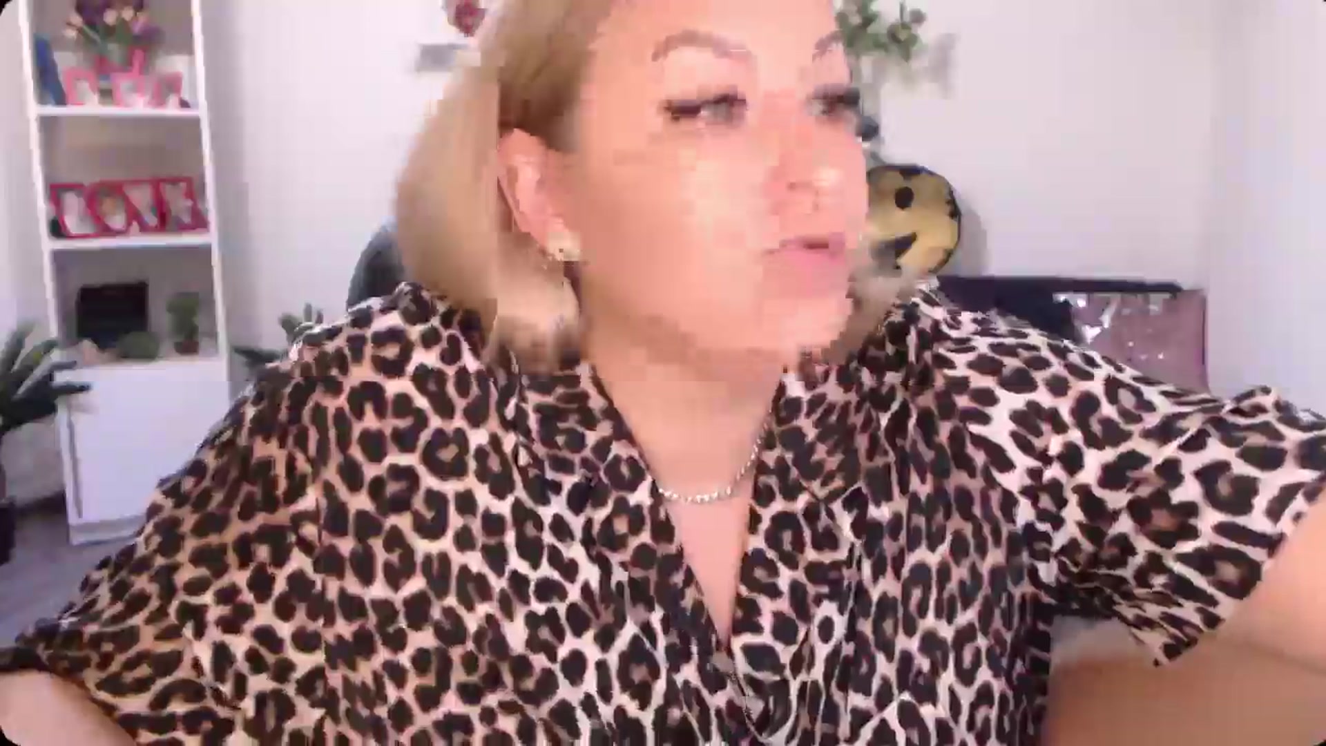 Gallery image thumbnail from A_baby_Boo's myfreecams stream on, 09/12/2024, 15:49 image 19 of 20