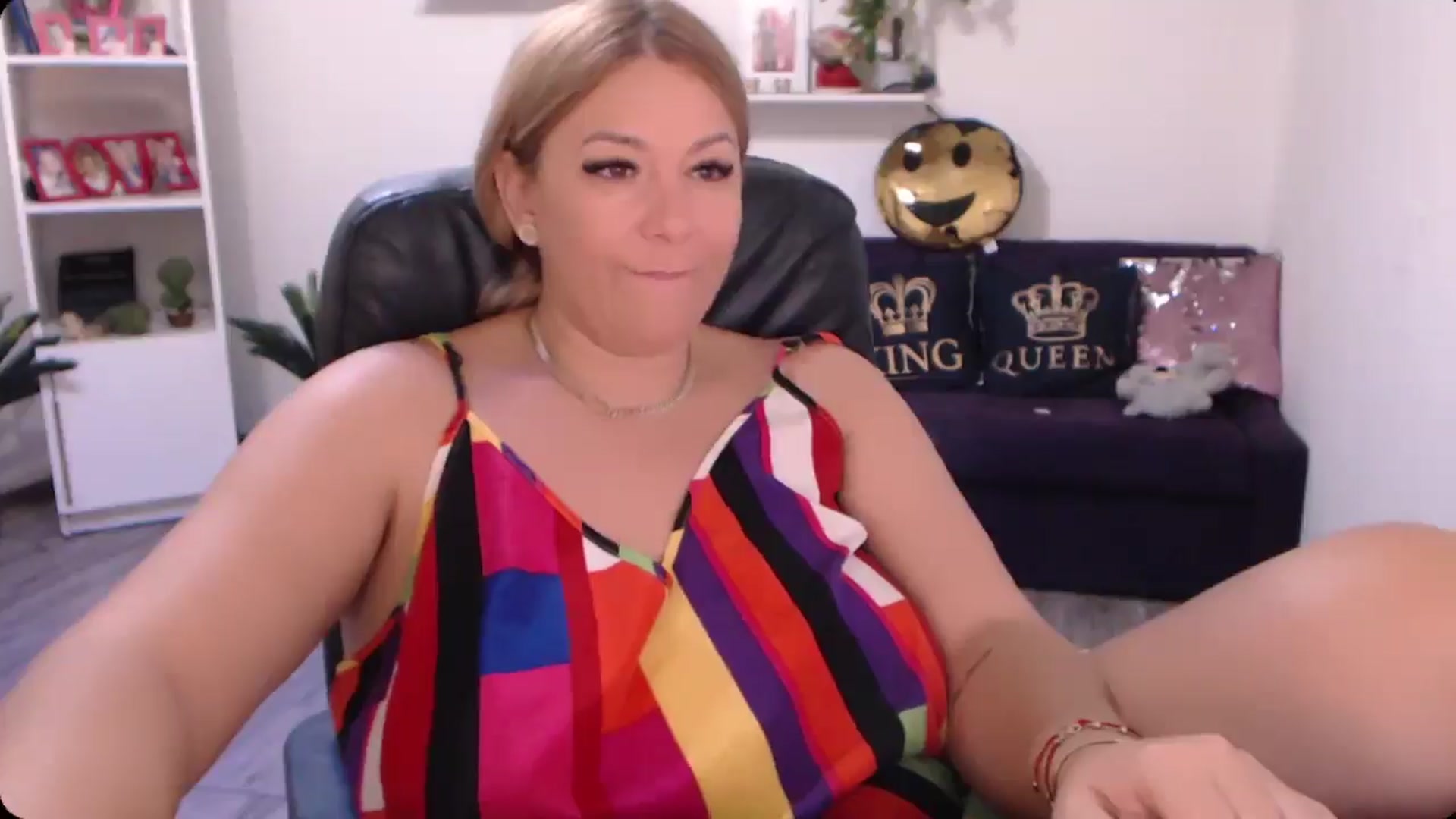 Gallery image thumbnail from A_baby_Boo's myfreecams stream on, 09/12/2024, 20:04 image 6 of 20