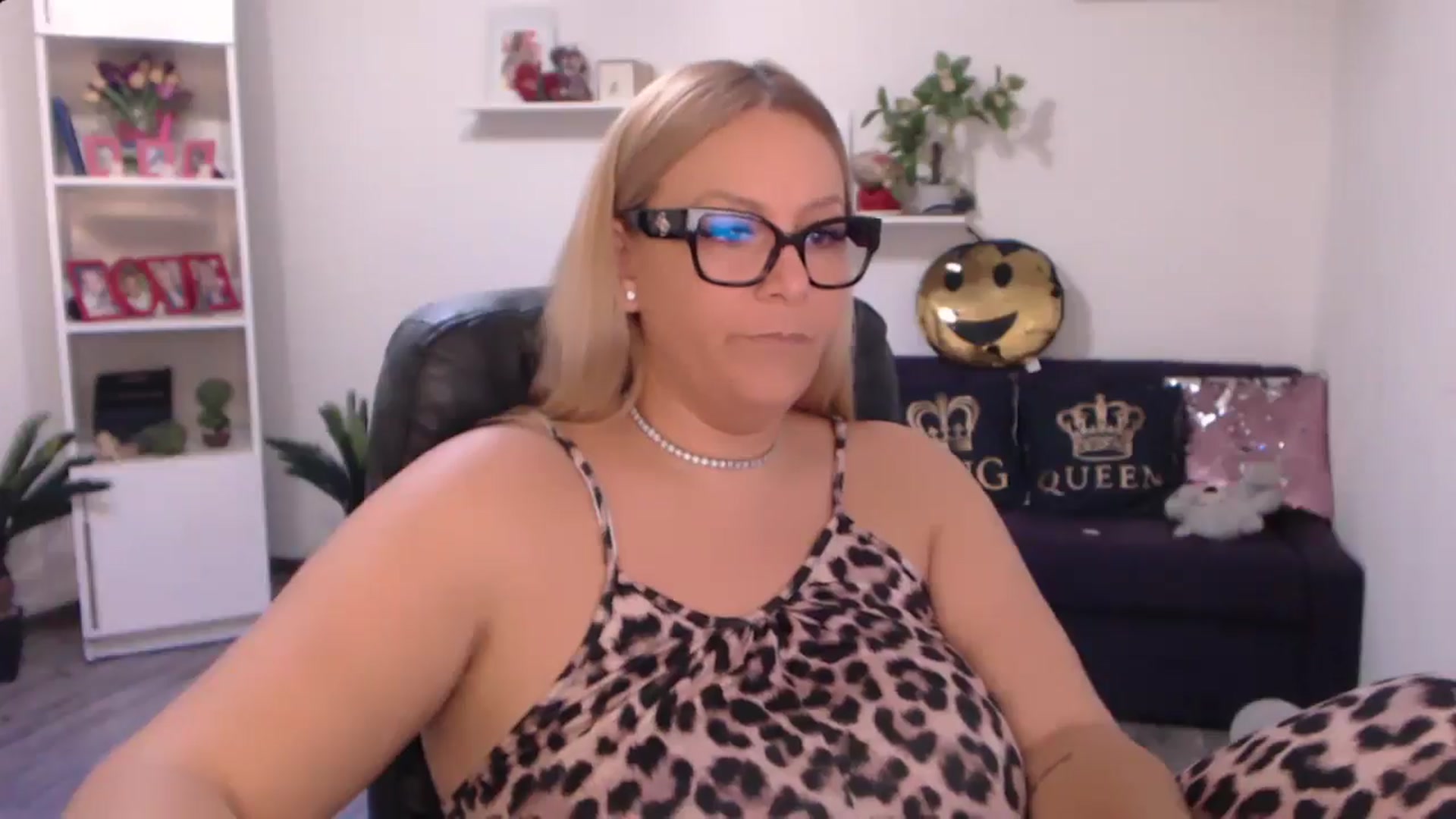 Gallery image thumbnail from A_baby_Boo's myfreecams stream on, 09/14/2024, 12:12 image 18 of 20