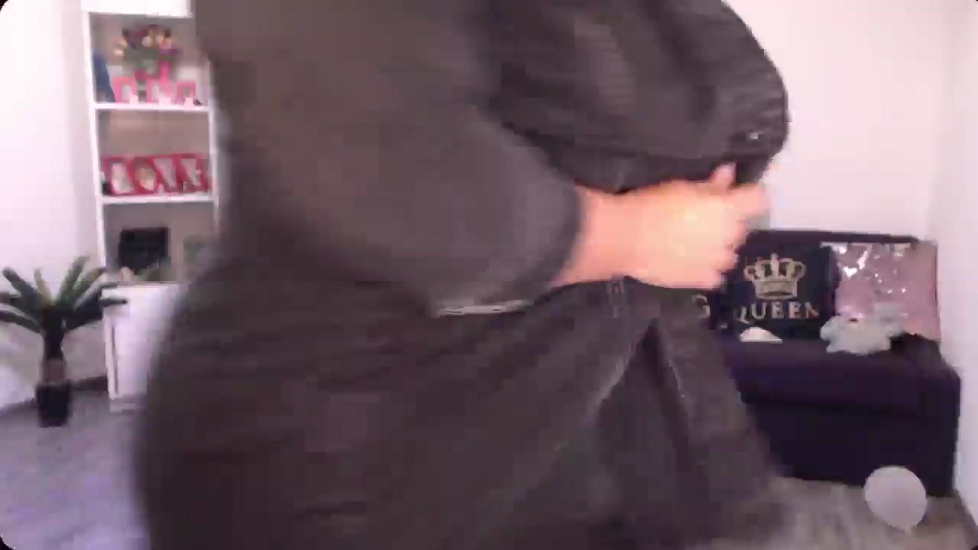 Gallery image thumbnail from A_baby_Boo's myfreecams stream on, 09/18/2024, 18:38 image 7 of 20