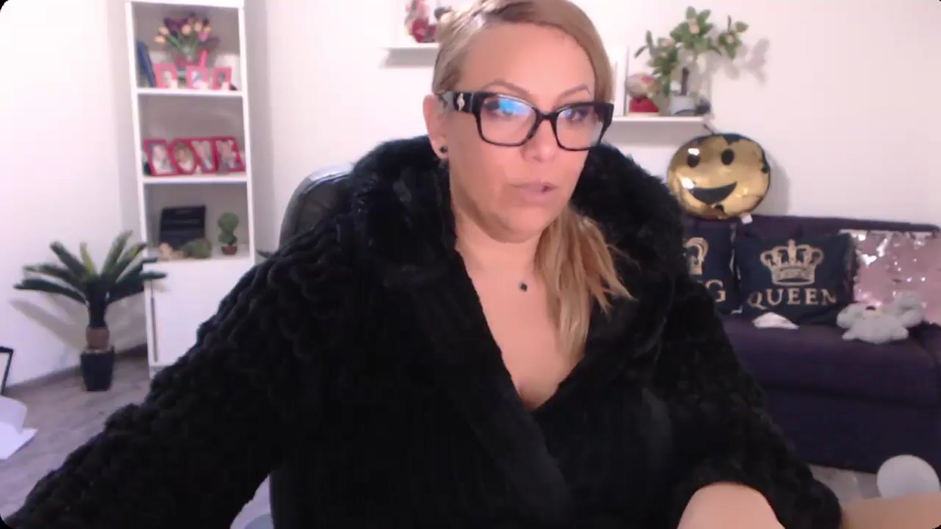 Gallery image thumbnail from A_baby_Boo's myfreecams stream on, 09/19/2024, 07:18 image 19 of 20