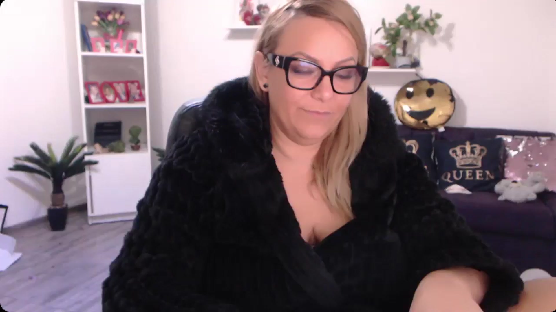 Gallery image thumbnail from A_baby_Boo's myfreecams stream on, 09/19/2024, 07:18 image 2 of 20