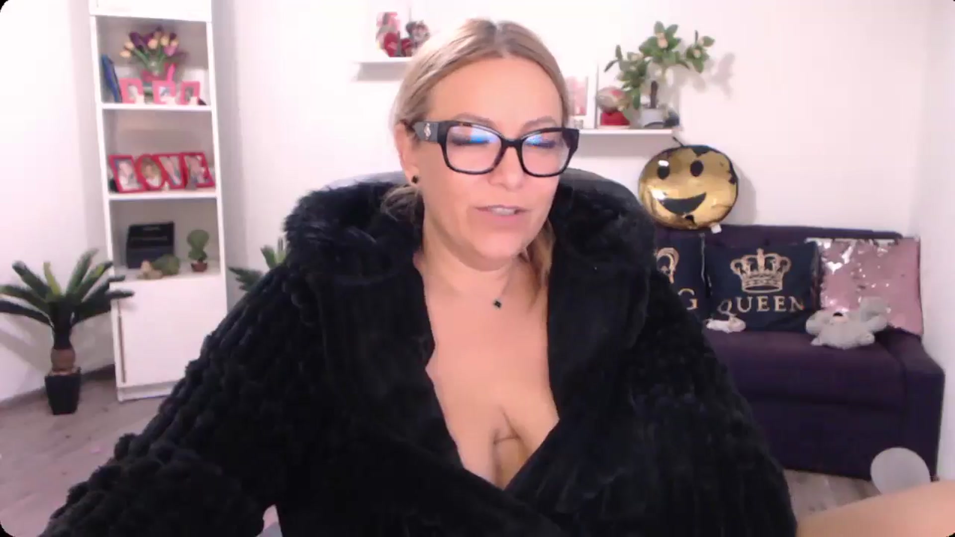 Gallery image thumbnail from A_baby_Boo's myfreecams stream on, 09/21/2024, 14:29 image 2 of 20