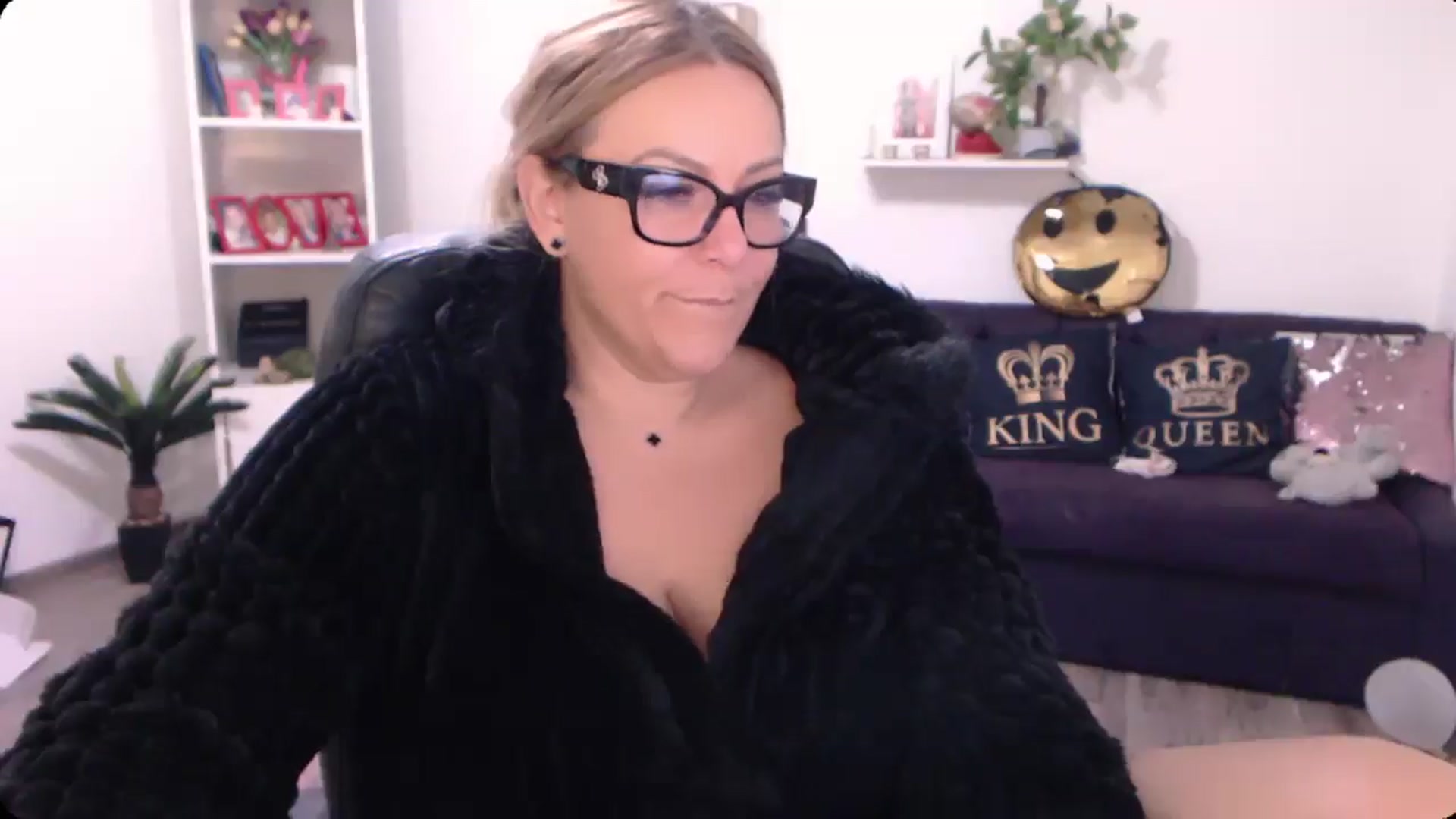 Gallery image thumbnail from A_baby_Boo's myfreecams stream on, 09/21/2024, 15:36 image 16 of 20