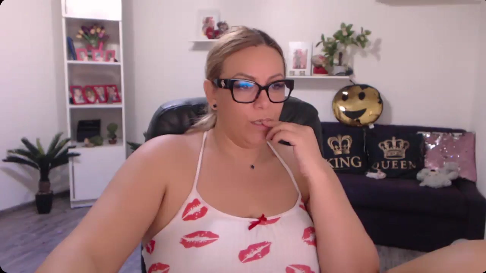 Gallery image thumbnail from A_baby_Boo's myfreecams stream on, 09/23/2024, 06:55 image 6 of 20