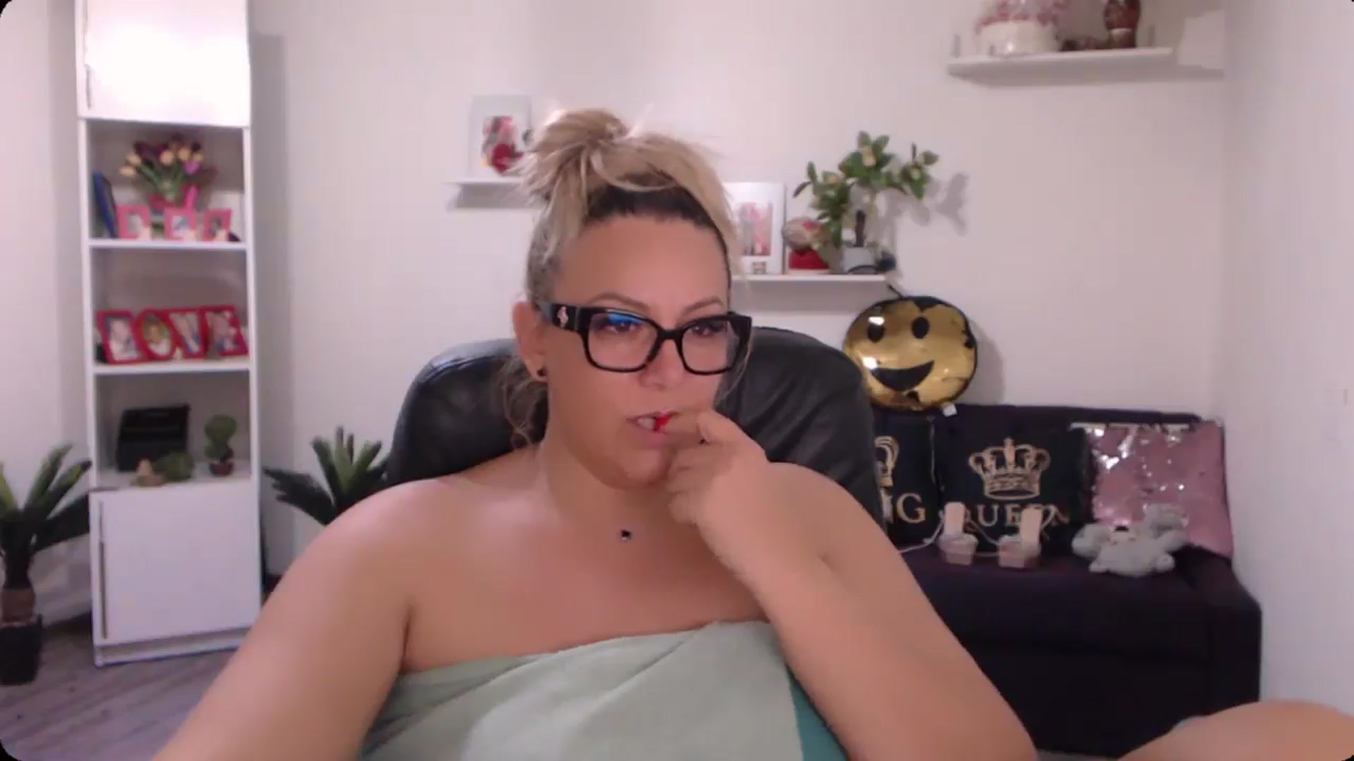 Gallery image thumbnail from A_baby_Boo's myfreecams stream on, 09/28/2024, 11:31 image 20 of 20