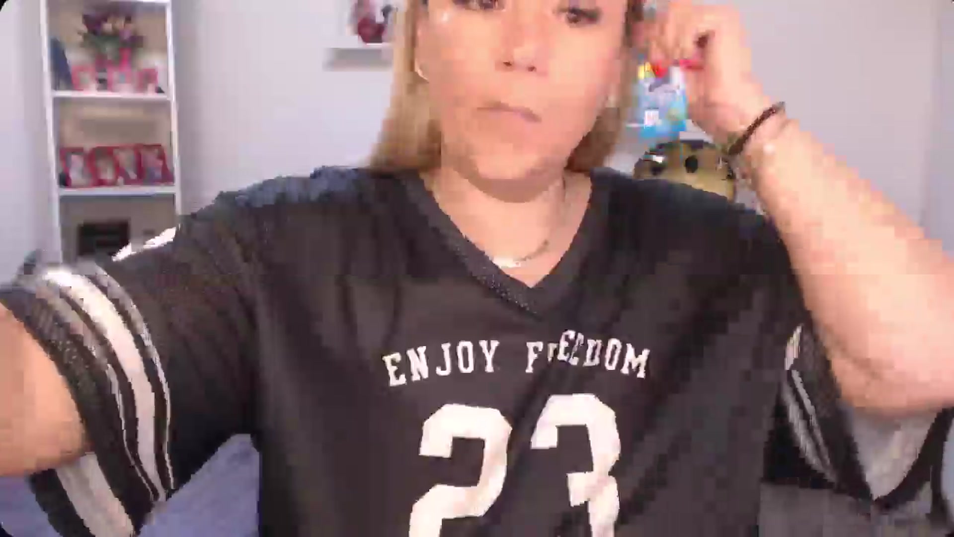 Gallery image thumbnail from A_baby_Boo's myfreecams stream on, 10/01/2024, 10:35 image 19 of 20