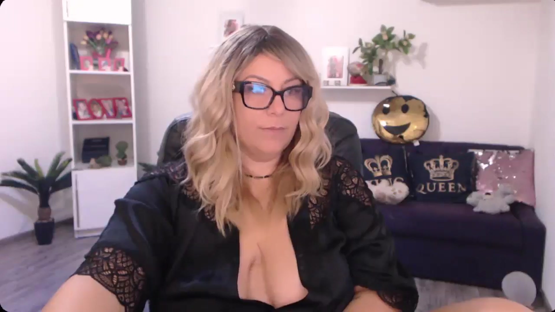 Gallery image thumbnail from A_baby_Boo's myfreecams stream on, 10/11/2024, 07:44 image 16 of 20