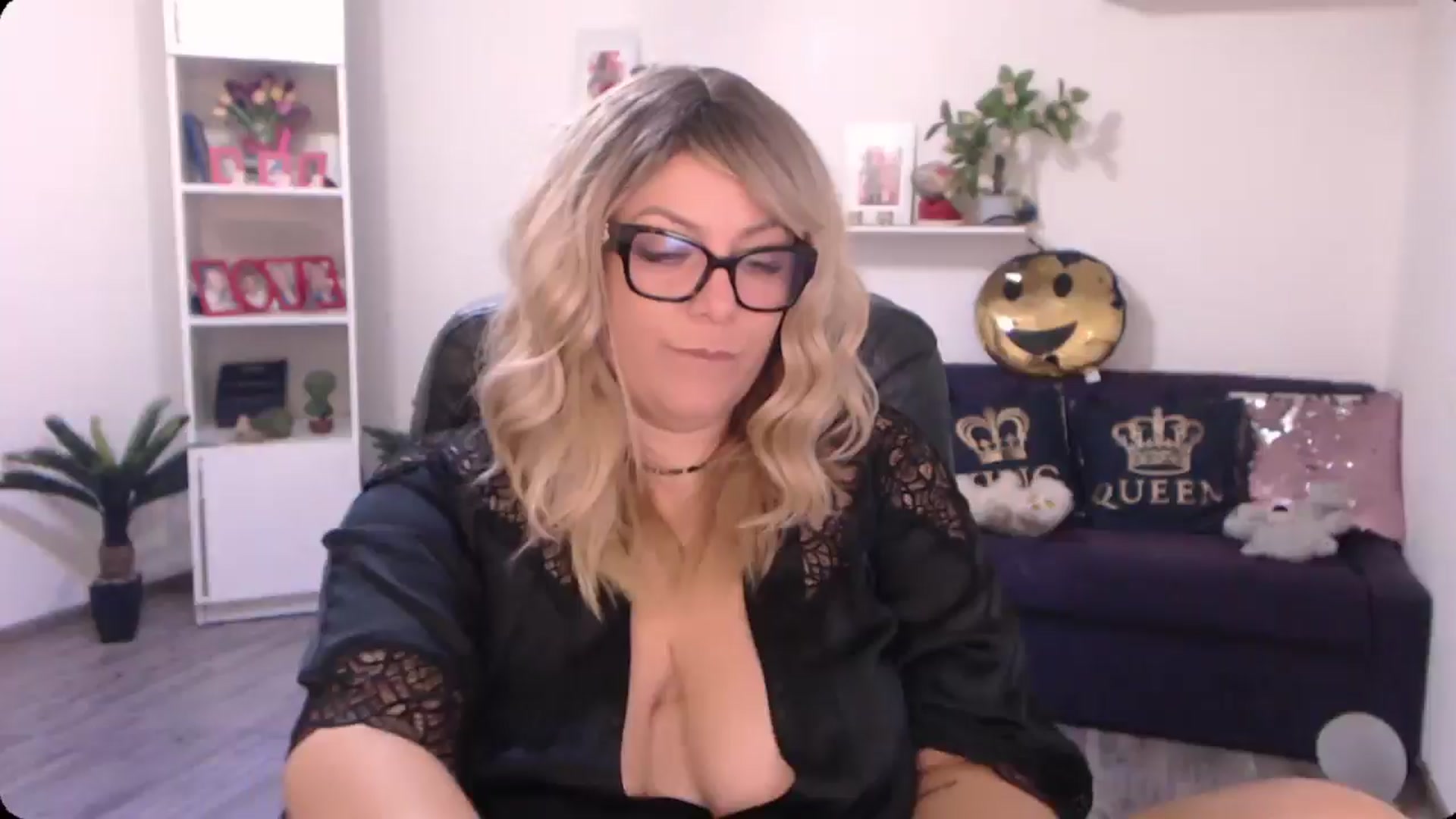 Gallery image thumbnail from A_baby_Boo's myfreecams stream on, 10/11/2024, 07:44 image 19 of 20