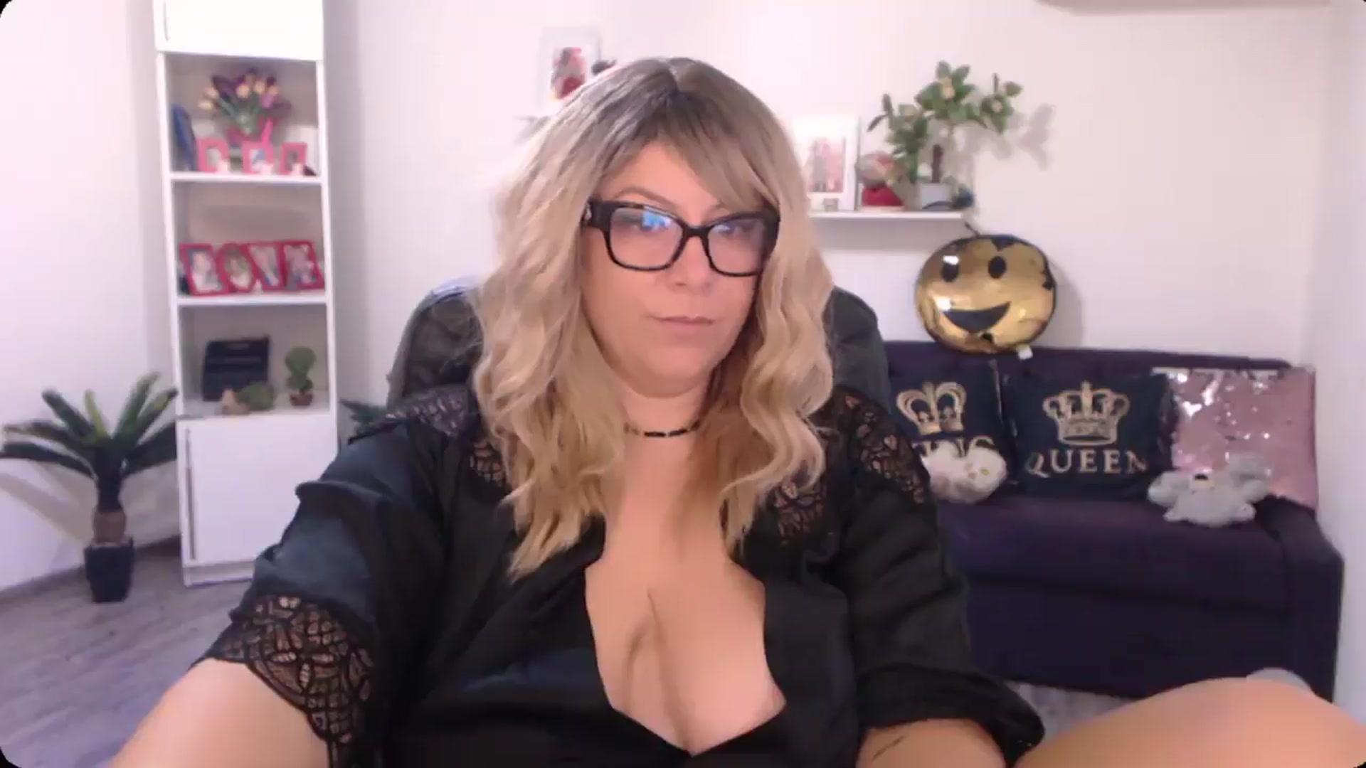 Gallery image thumbnail from A_baby_Boo's myfreecams stream on, 10/11/2024, 07:44 image 5 of 20