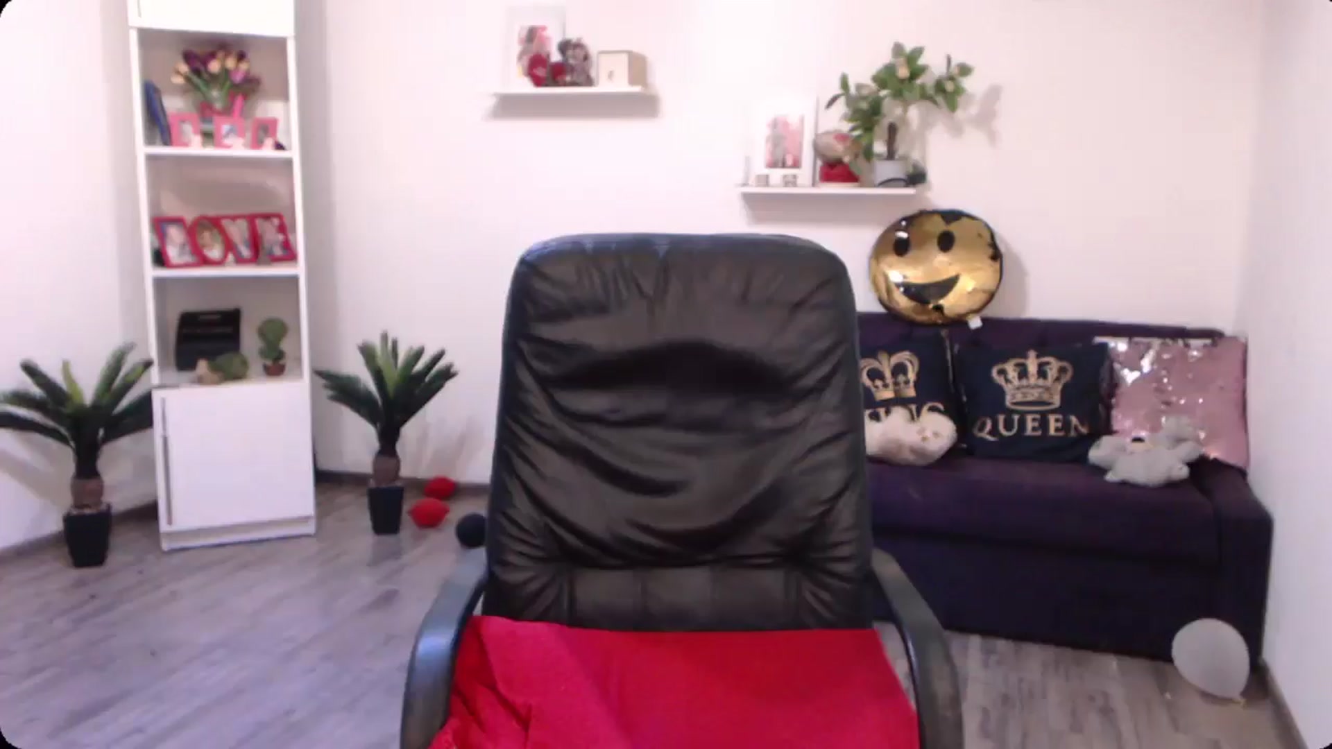 Gallery image thumbnail from A_baby_Boo's myfreecams stream on, 10/19/2024, 11:24 image 17 of 20