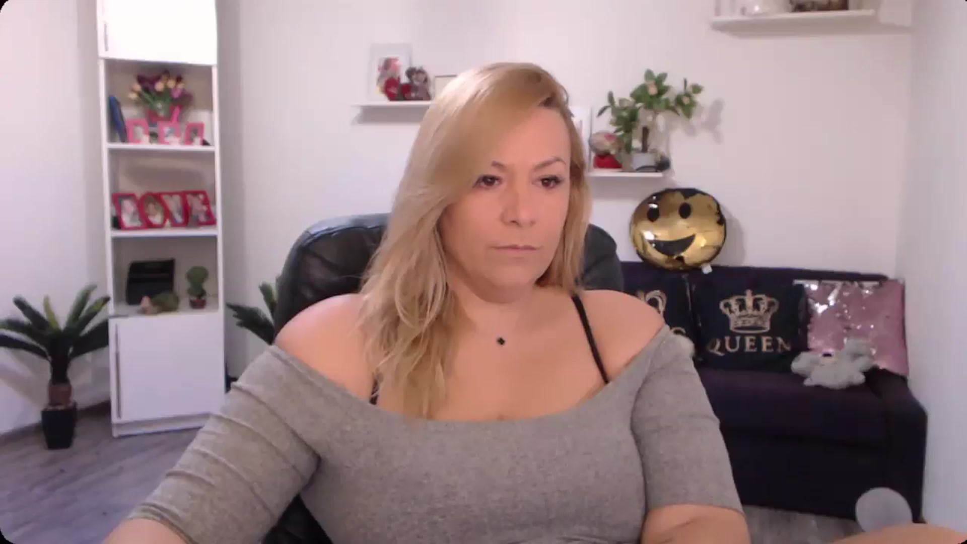Gallery image thumbnail from A_baby_Boo's myfreecams stream on, 10/19/2024, 11:38 image 20 of 20