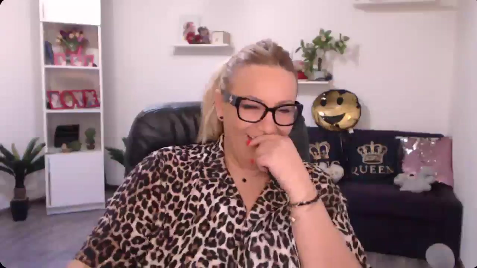 Gallery image thumbnail from A_baby_Boo's myfreecams stream on, 10/19/2024, 13:32 image 10 of 20