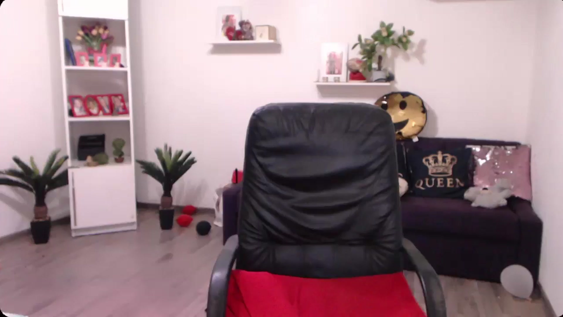Gallery image thumbnail from A_baby_Boo's myfreecams stream on, 10/20/2024, 17:37 image 16 of 20