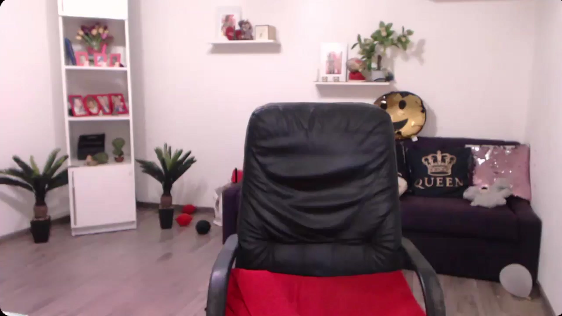 Gallery image thumbnail from A_baby_Boo's myfreecams stream on, 10/20/2024, 17:37 image 17 of 20