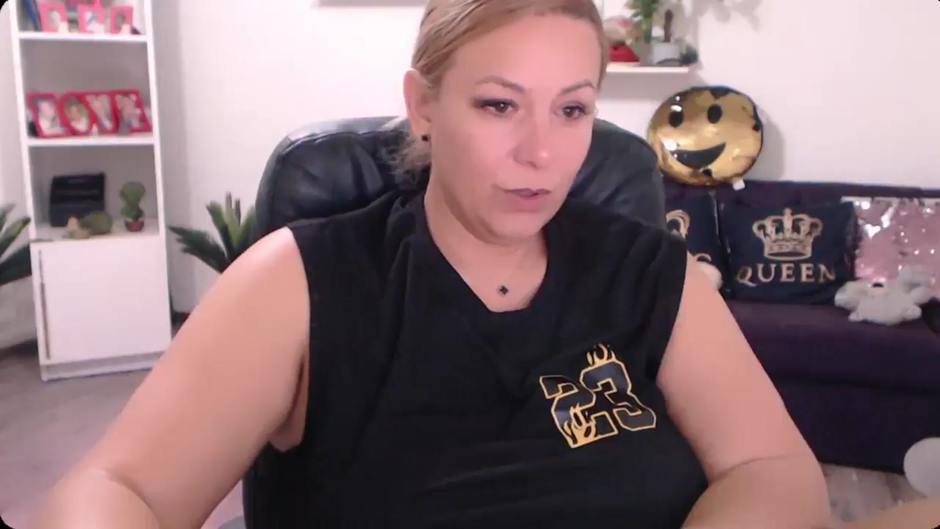 Gallery image thumbnail from A_baby_Boo's myfreecams stream on, 10/21/2024, 07:30 image 5 of 20