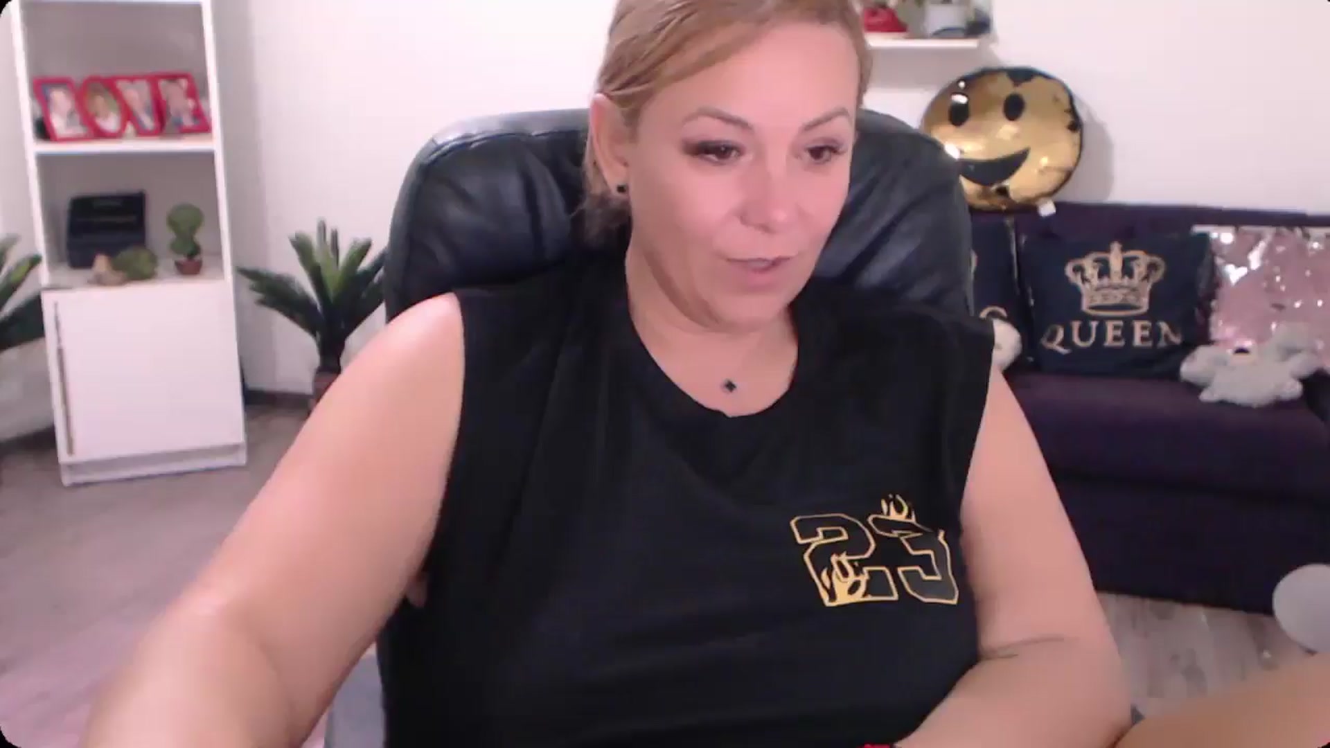 Gallery image thumbnail from A_baby_Boo's myfreecams stream on, 10/21/2024, 07:30 image 20 of 20