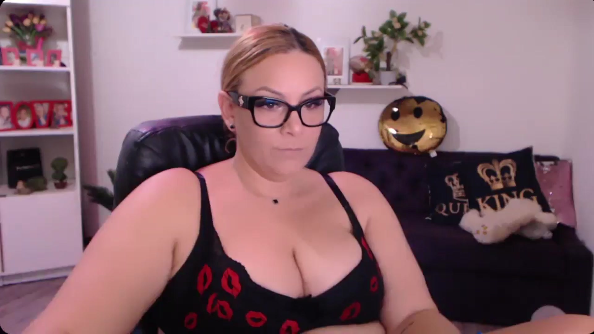 Gallery image thumbnail from A_baby_Boo's myfreecams stream on, 10/31/2024, 13:14 image 19 of 20