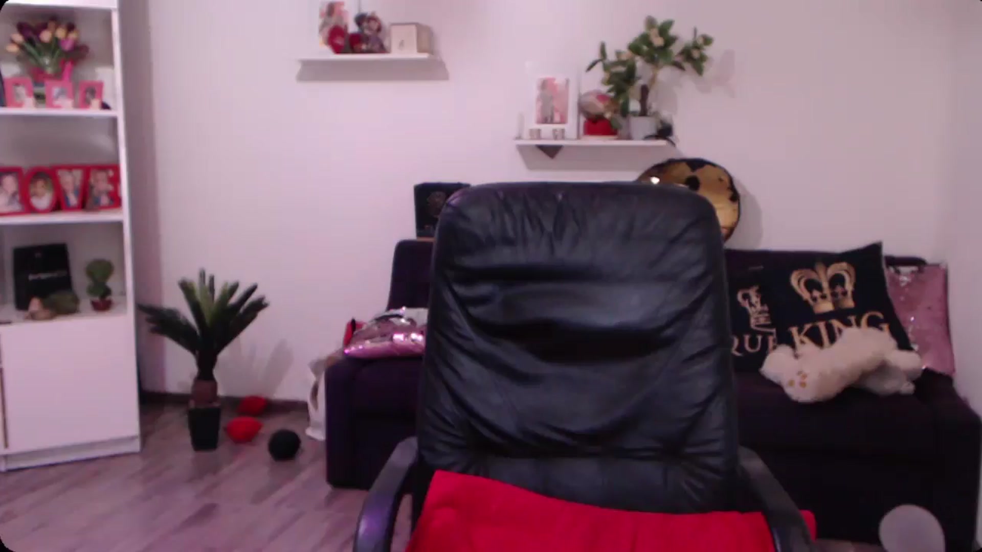 Gallery image thumbnail from A_baby_Boo's myfreecams stream on, 10/31/2024, 13:14 image 12 of 20