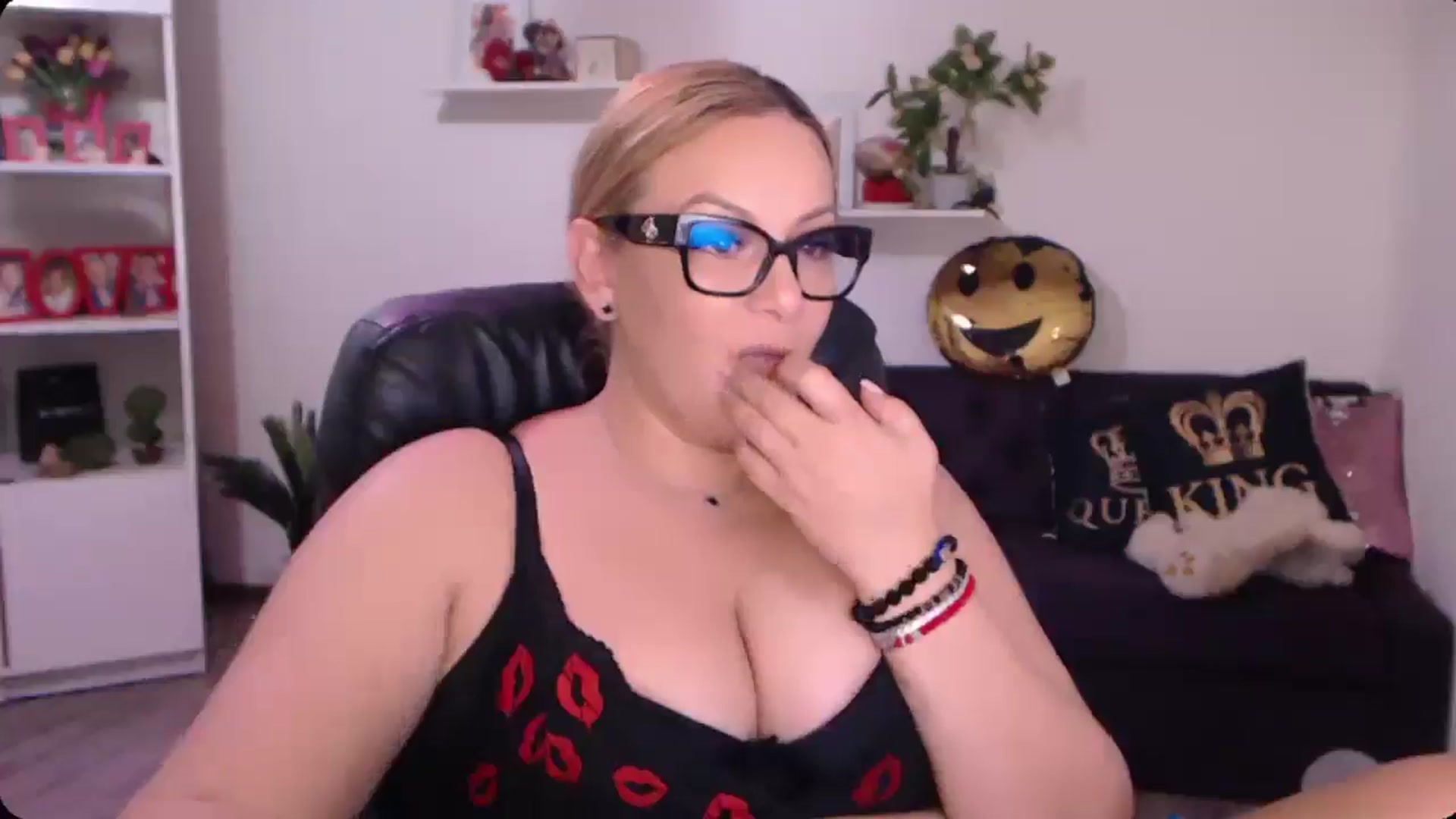 Gallery image thumbnail from A_baby_Boo's myfreecams stream on, 10/31/2024, 13:48 image 9 of 20