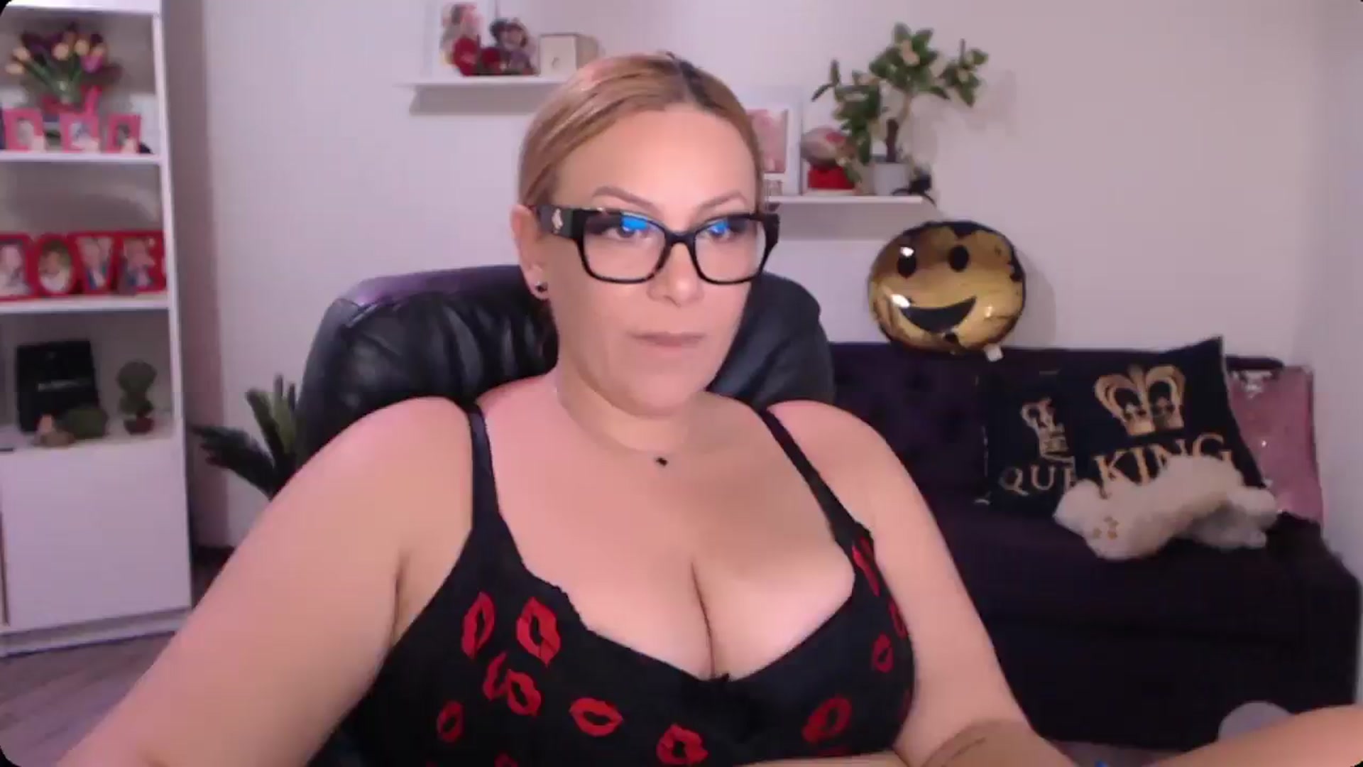 Gallery image thumbnail from A_baby_Boo's myfreecams stream on, 10/31/2024, 13:48 image 8 of 20