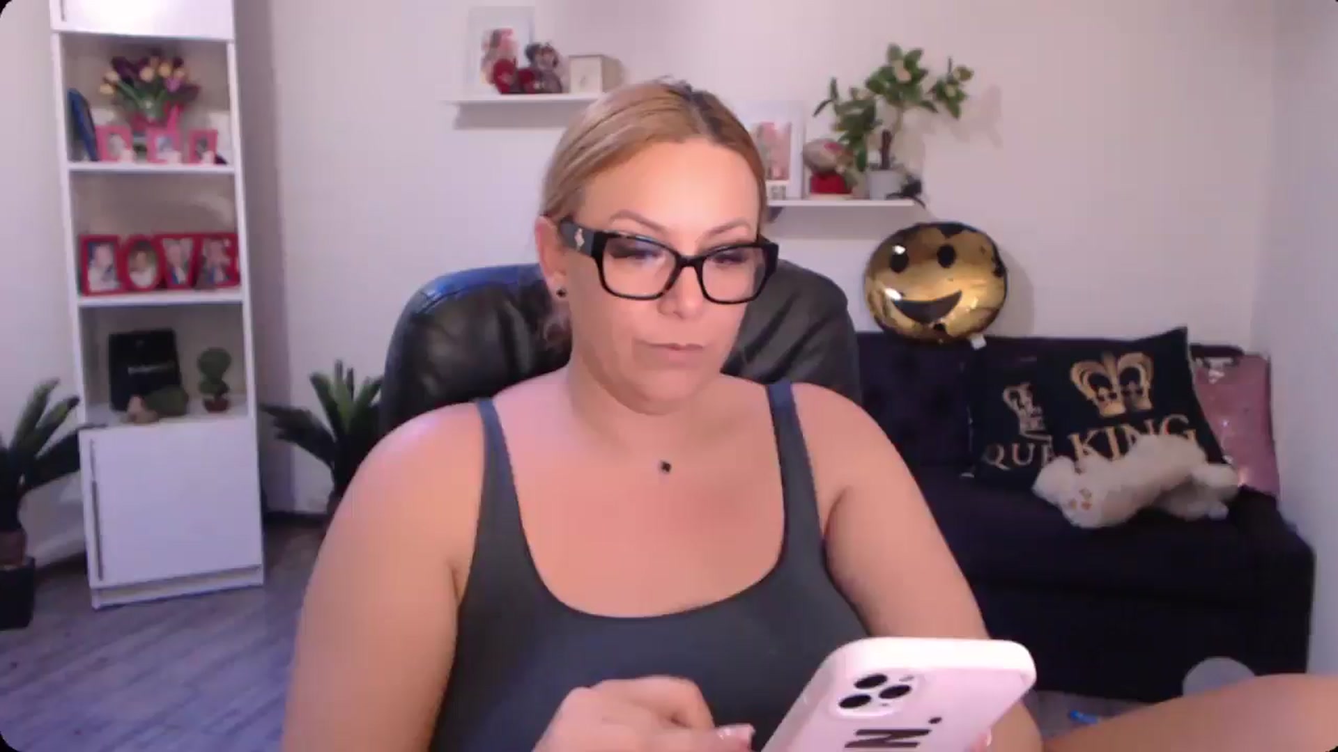 Gallery image thumbnail from A_baby_Boo's myfreecams stream on, 10/31/2024, 19:43 image 1 of 20