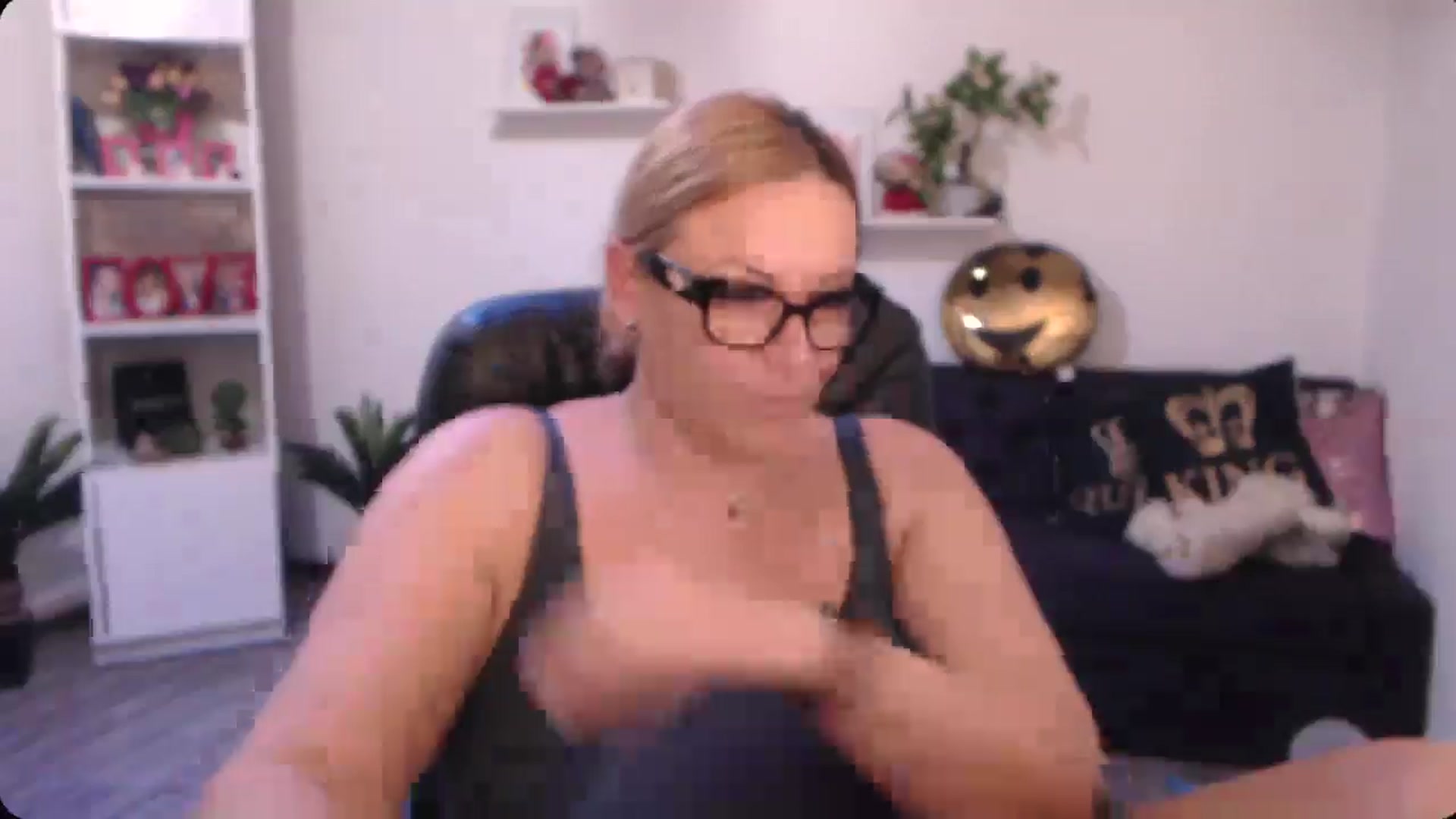 Gallery image thumbnail from A_baby_Boo's myfreecams stream on, 10/31/2024, 19:43 image 2 of 20