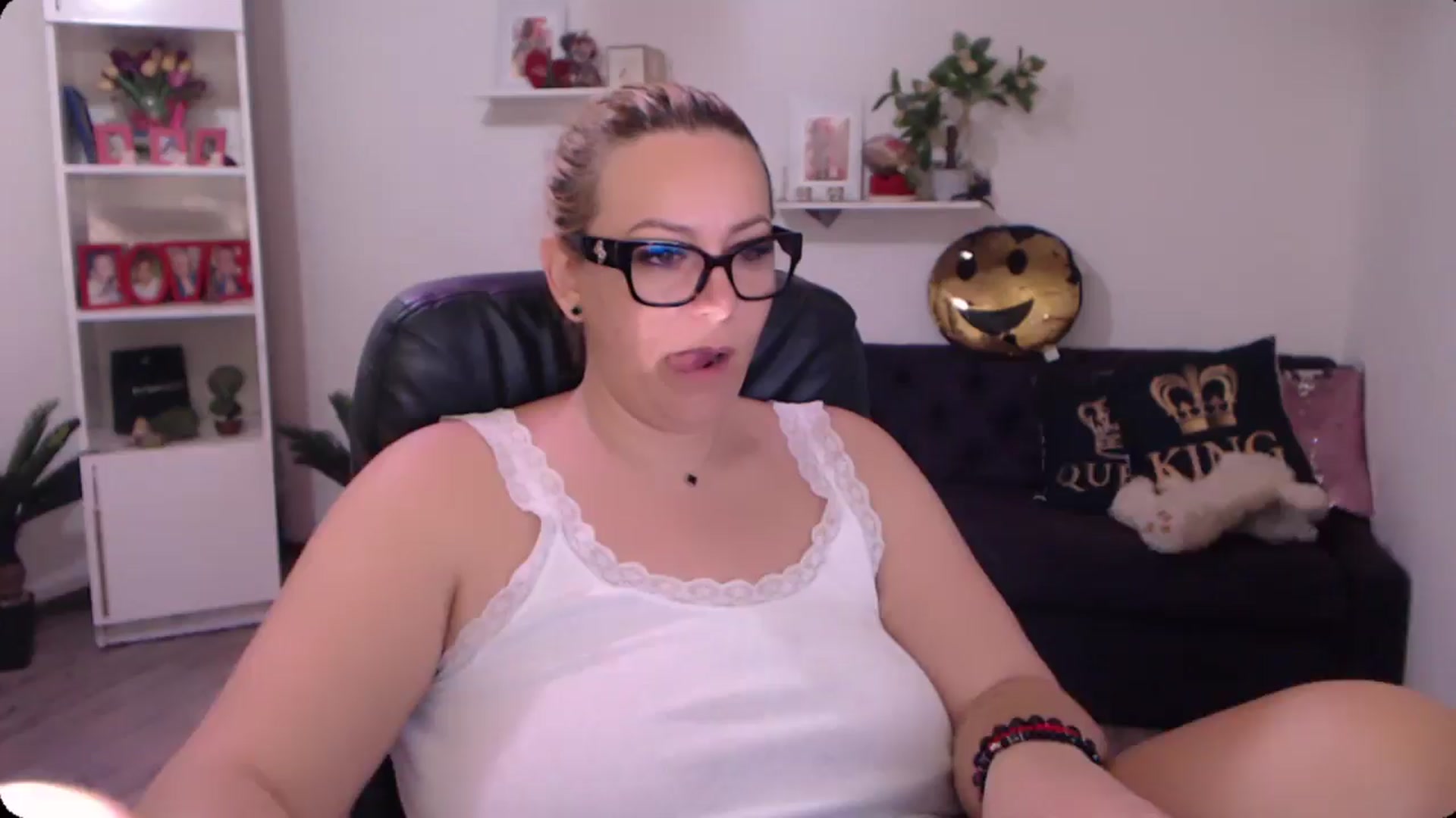 Gallery image thumbnail from A_baby_Boo's myfreecams stream on, 11/01/2024, 10:23 image 4 of 20