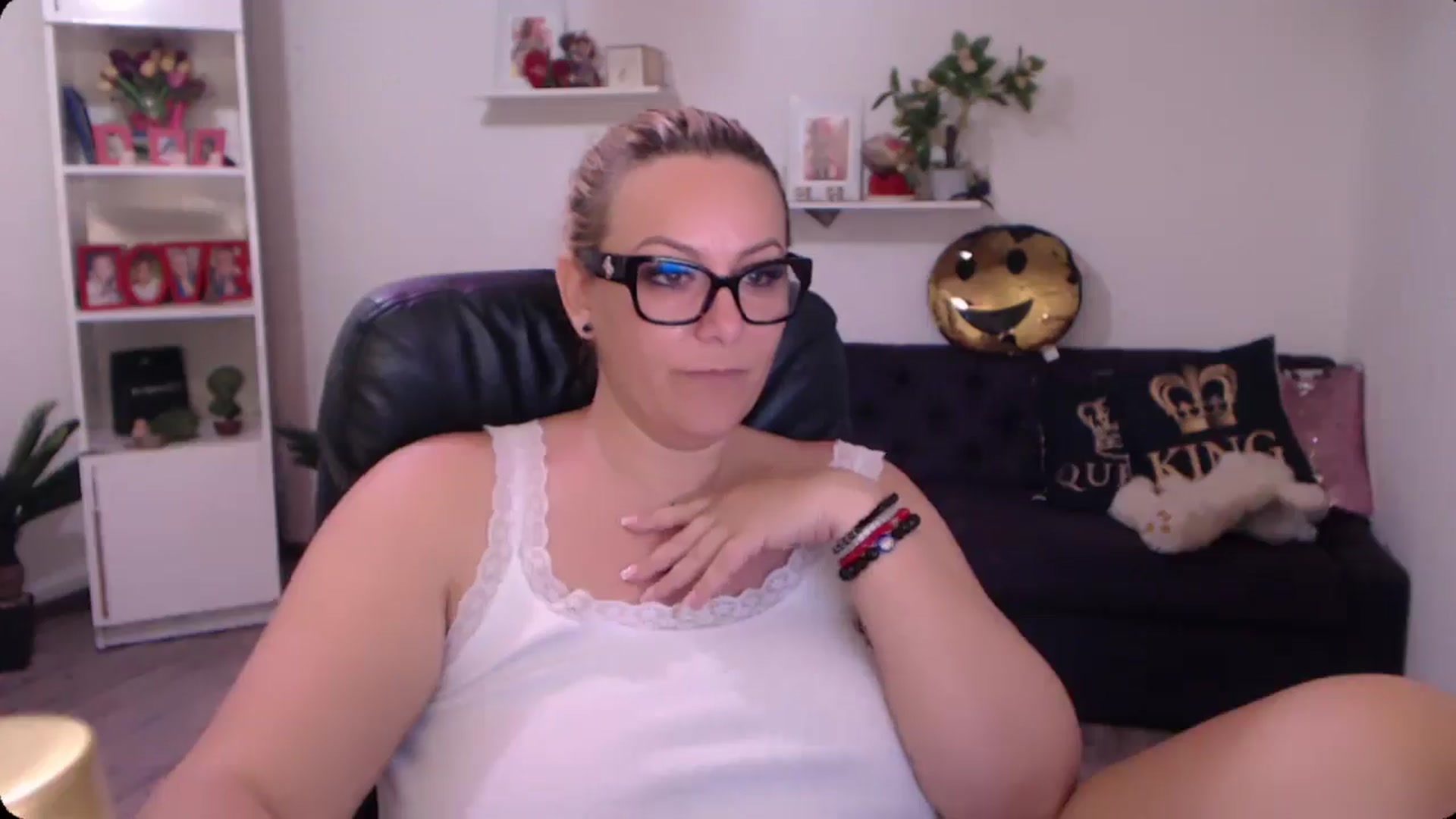 Gallery image thumbnail from A_baby_Boo's myfreecams stream on, 11/01/2024, 10:23 image 16 of 20