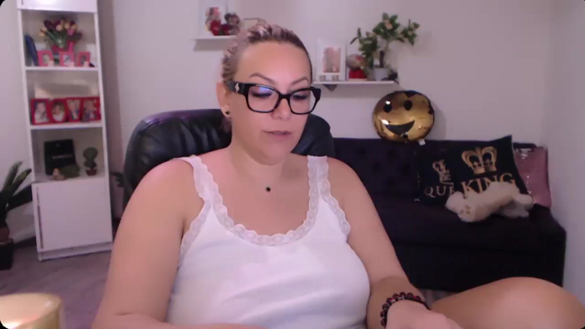 Gallery image thumbnail from A_baby_Boo's myfreecams stream on, 11/01/2024, 10:23 image 12 of 20