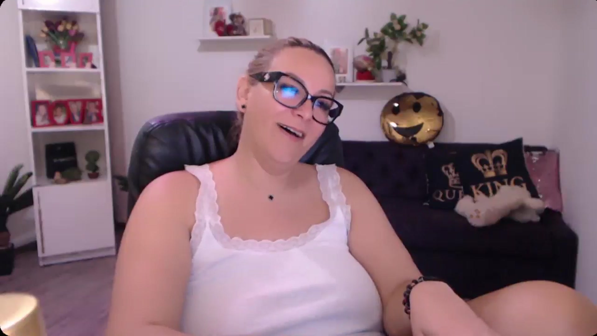 Gallery image thumbnail from A_baby_Boo's myfreecams stream on, 11/01/2024, 10:23 image 14 of 20