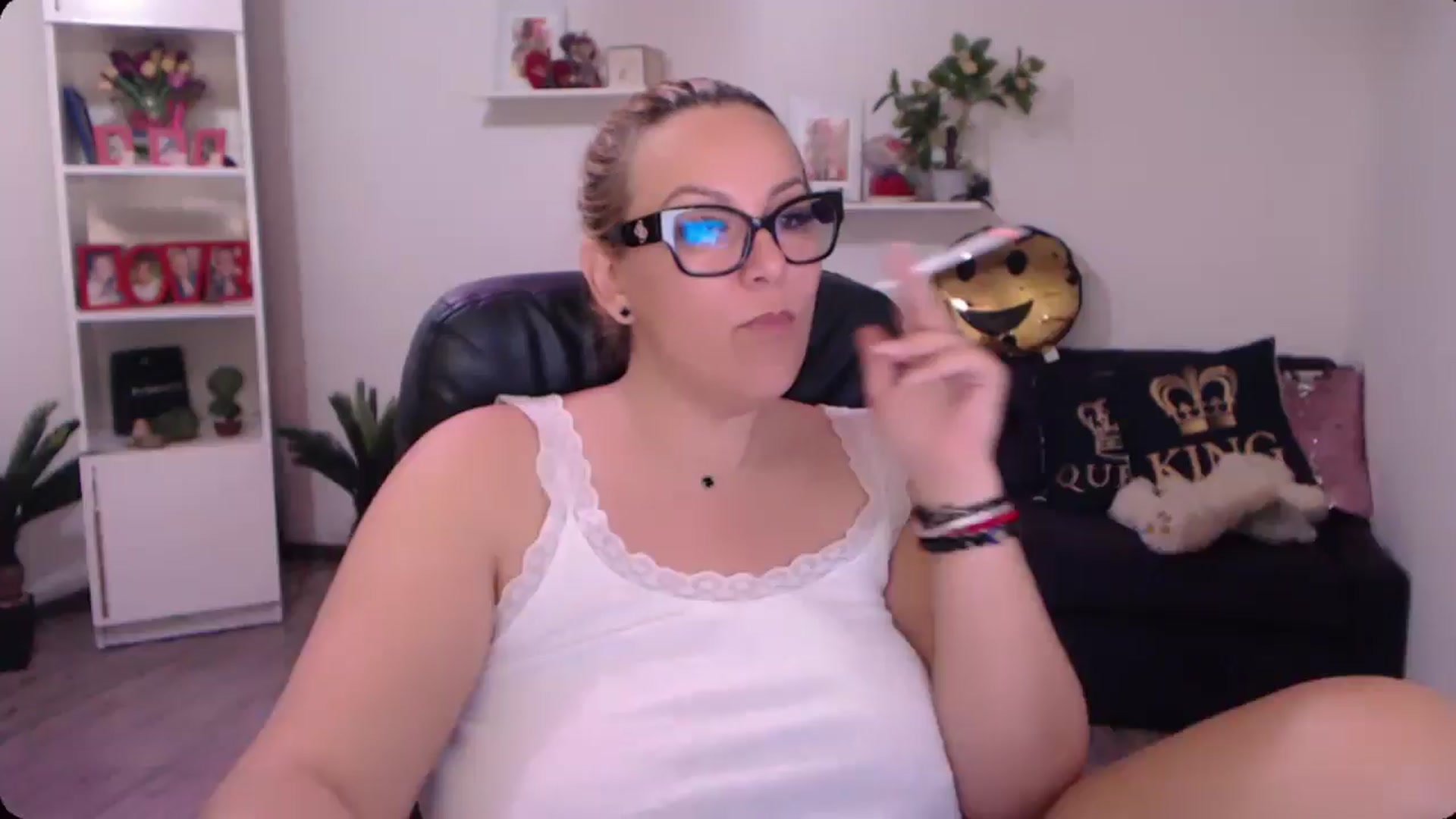 Gallery image thumbnail from A_baby_Boo's myfreecams stream on, 11/01/2024, 10:23 image 1 of 20