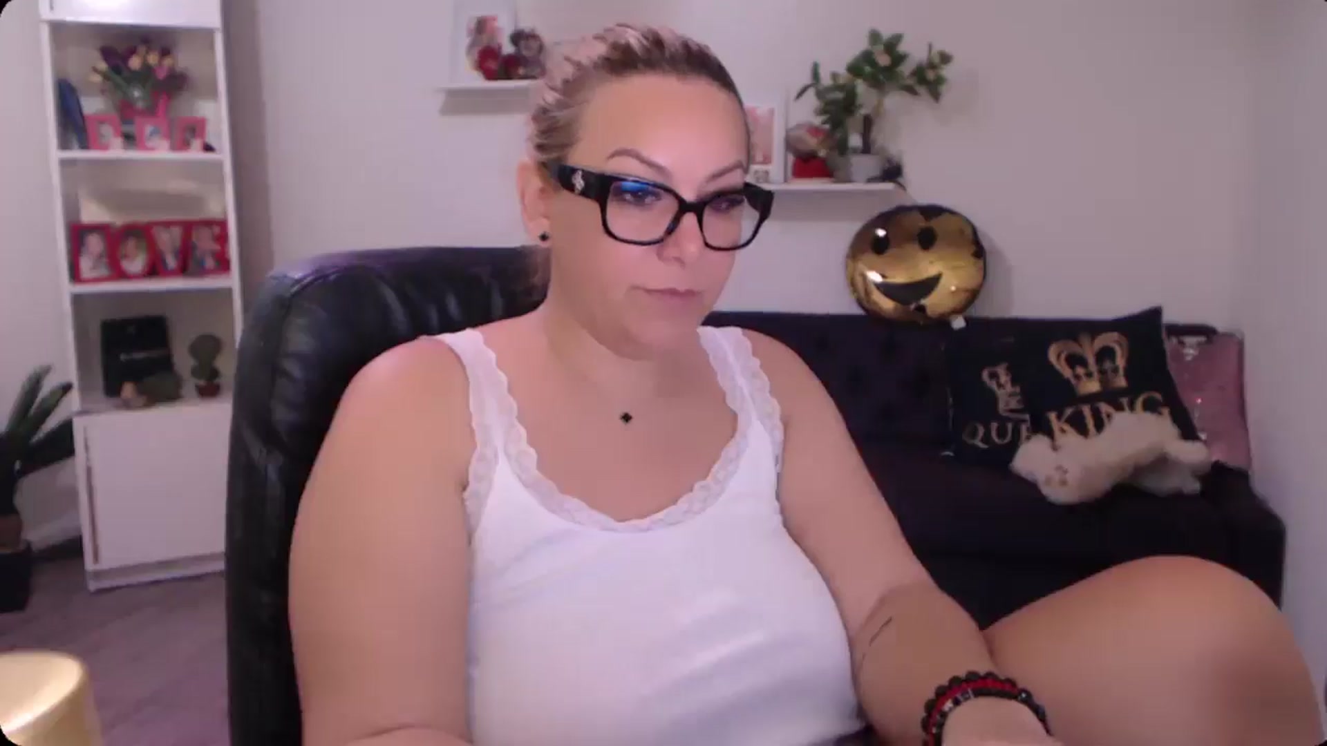 Gallery image thumbnail from A_baby_Boo's myfreecams stream on, 11/01/2024, 10:23 image 18 of 20