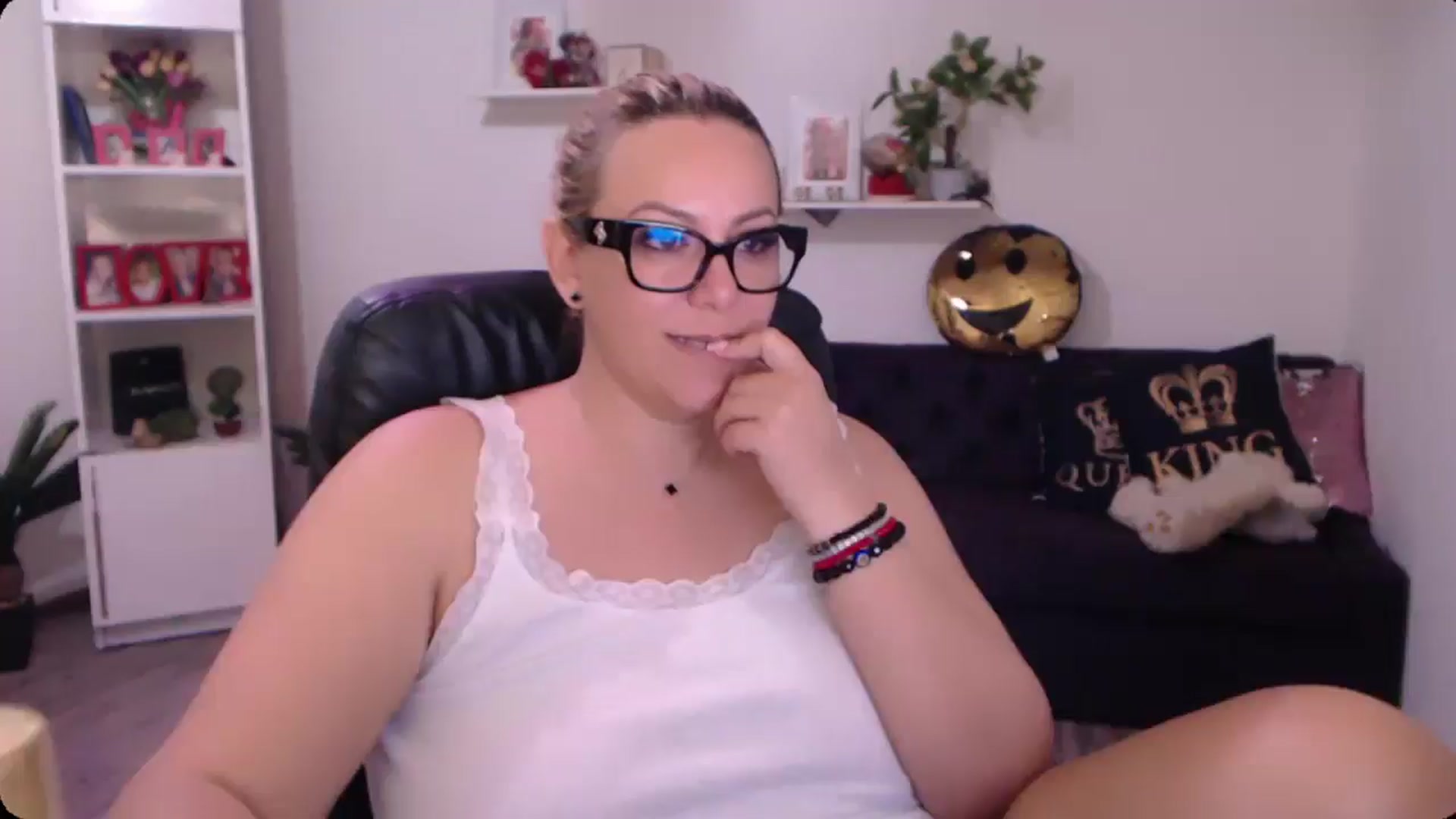 Gallery image thumbnail from A_baby_Boo's myfreecams stream on, 11/01/2024, 10:23 image 13 of 20