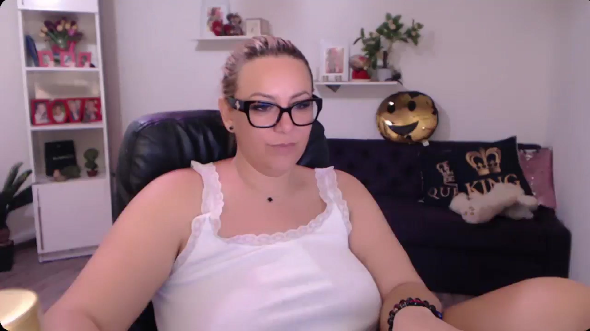 Gallery image thumbnail from A_baby_Boo's myfreecams stream on, 11/01/2024, 10:23 image 20 of 20
