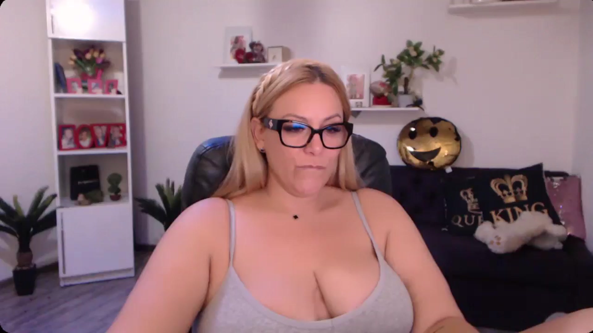 Gallery image thumbnail from A_baby_Boo's myfreecams stream on, 11/01/2024, 21:58 image 1 of 20