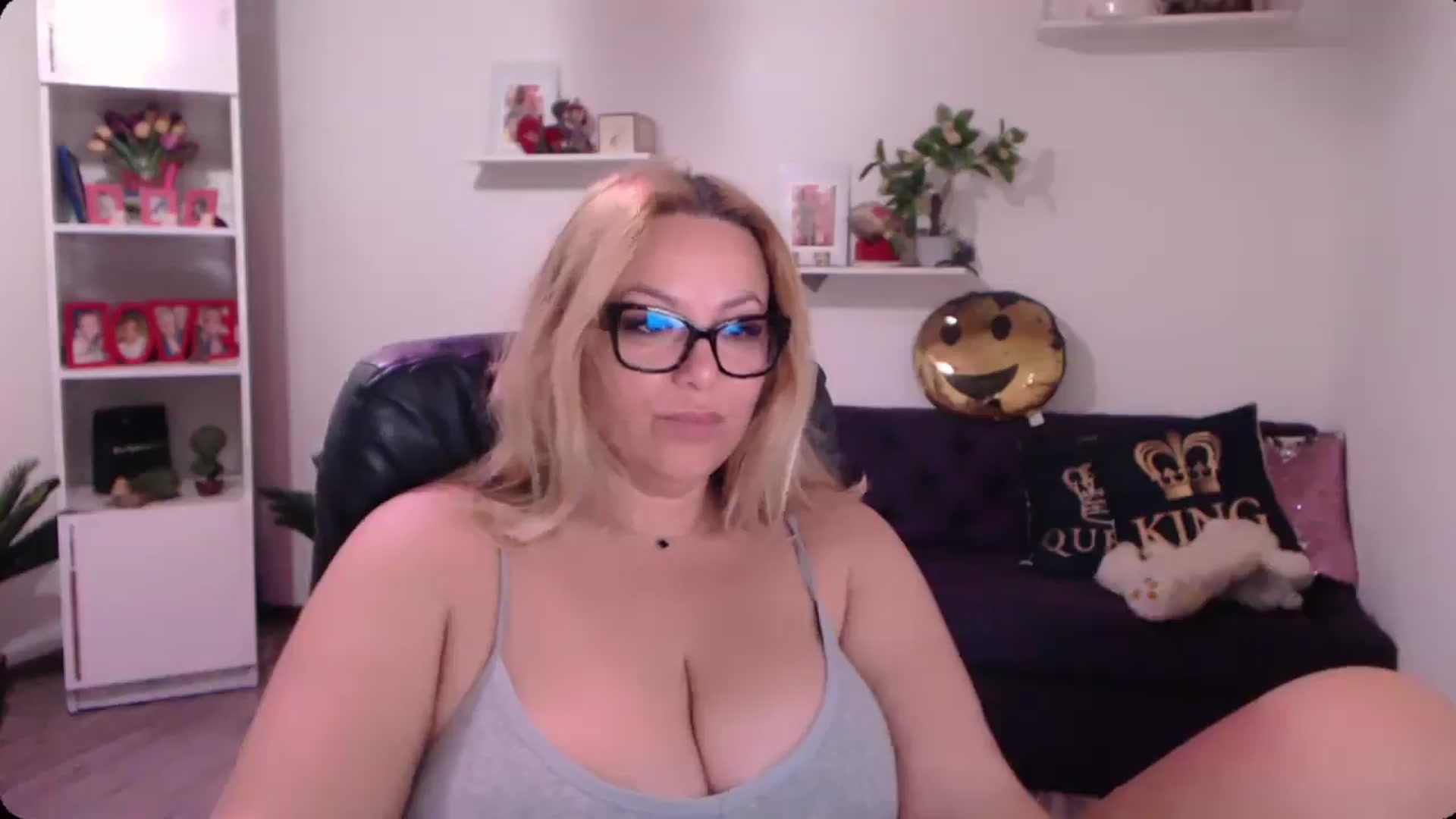 Gallery image thumbnail from A_baby_Boo's myfreecams stream on, 11/02/2024, 09:20 image 10 of 20