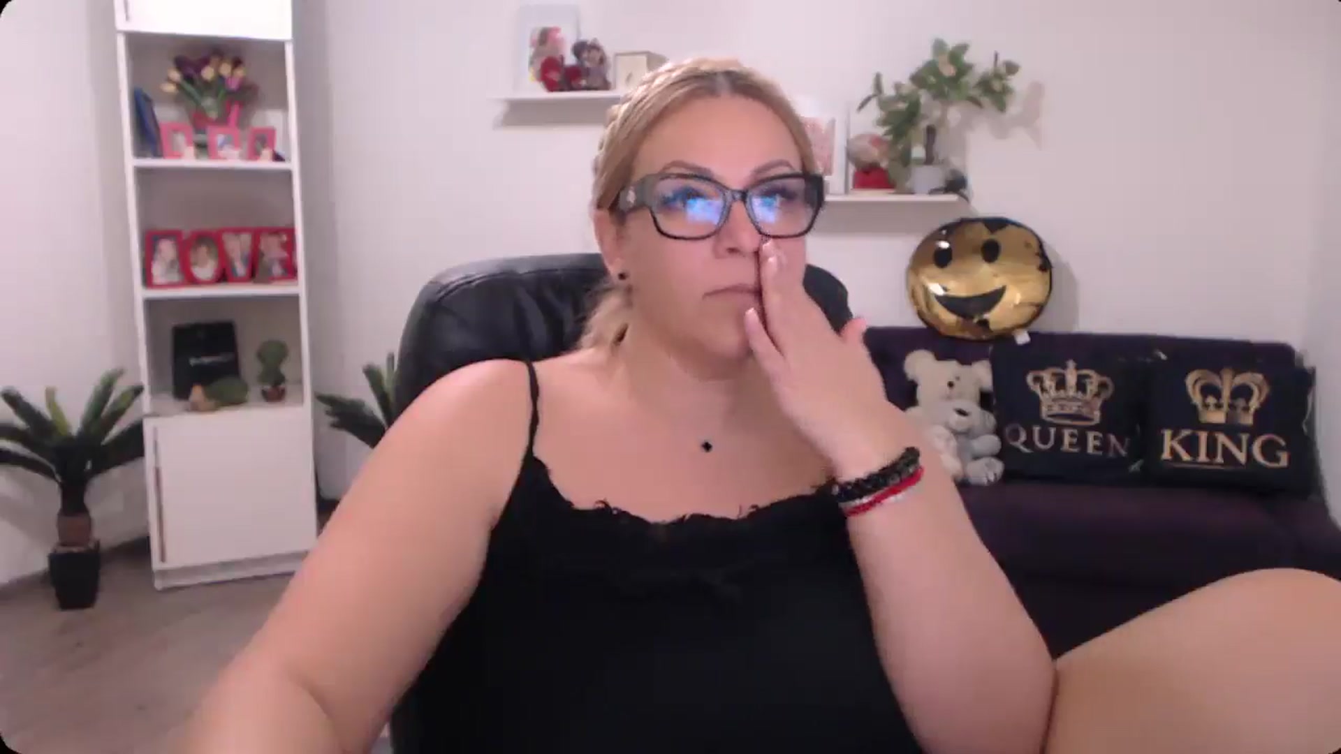 Gallery image thumbnail from A_baby_Boo's myfreecams stream on, 11/03/2024, 16:02 image 5 of 20
