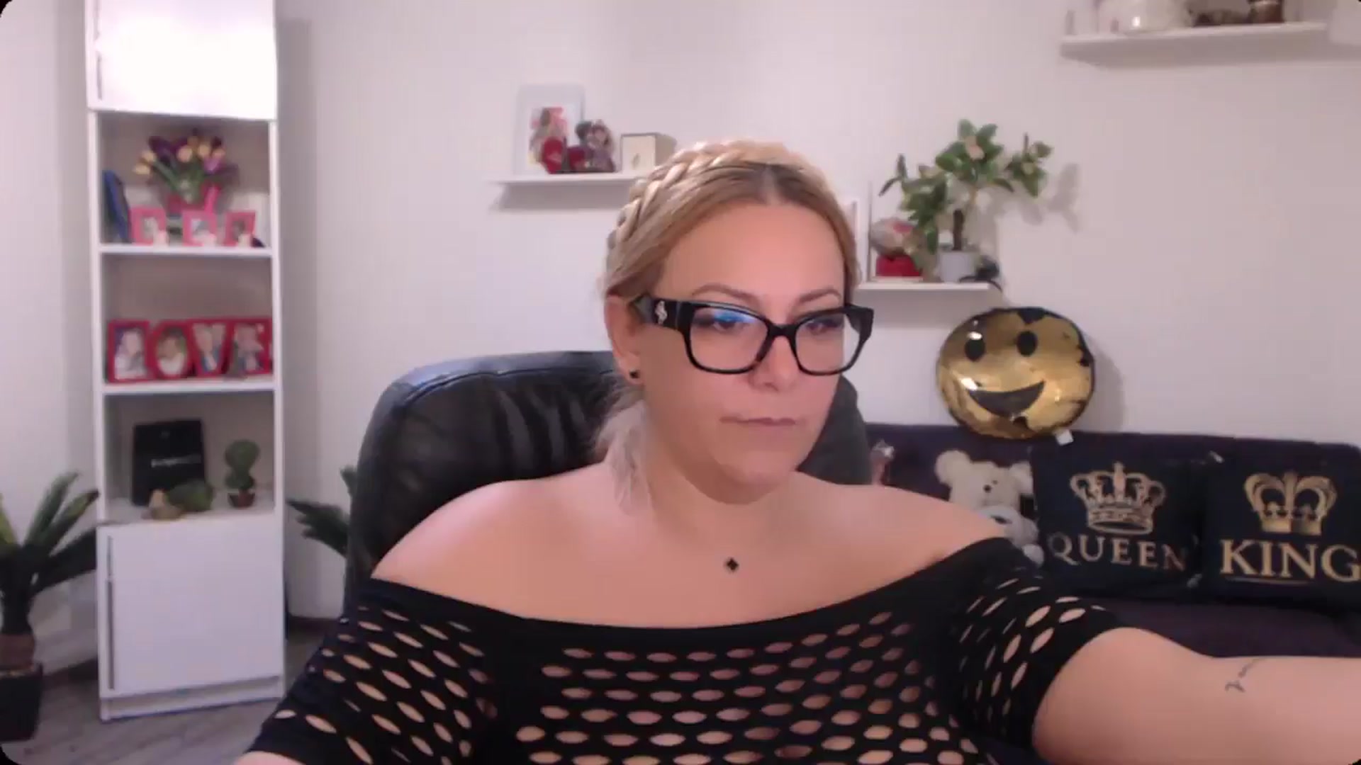 Gallery image thumbnail from A_baby_Boo's myfreecams stream on, 11/03/2024, 16:02 image 19 of 20