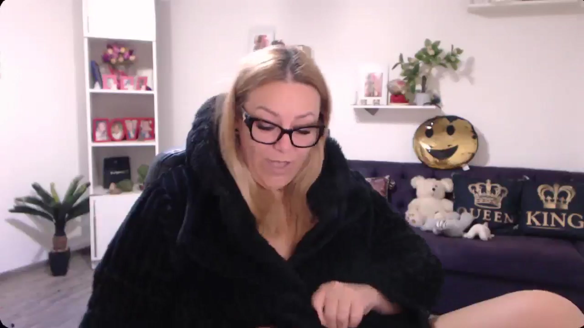 Gallery image thumbnail from A_baby_Boo's myfreecams stream on, 11/11/2024, 11:31 image 11 of 20