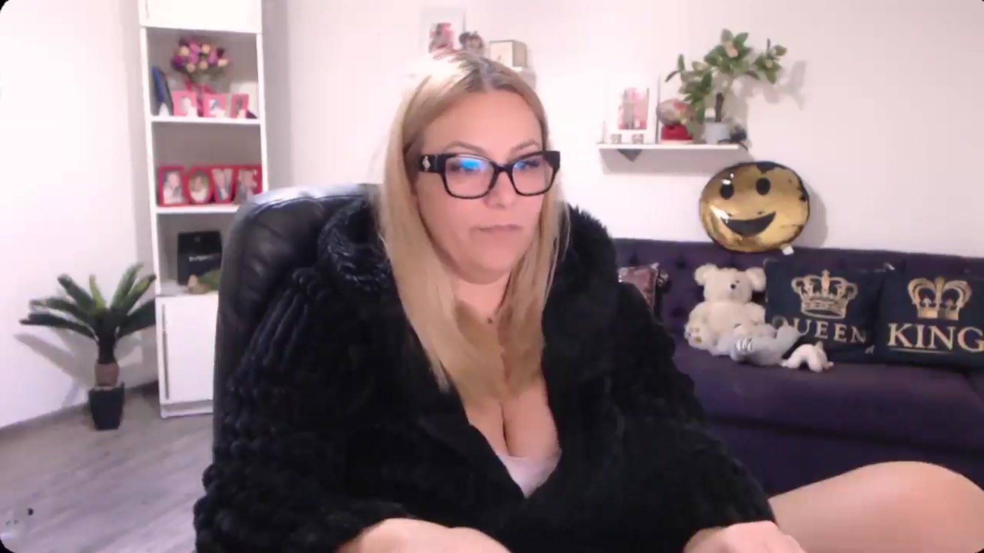 Gallery image thumbnail from A_baby_Boo's myfreecams stream on, 11/11/2024, 11:31 image 3 of 20